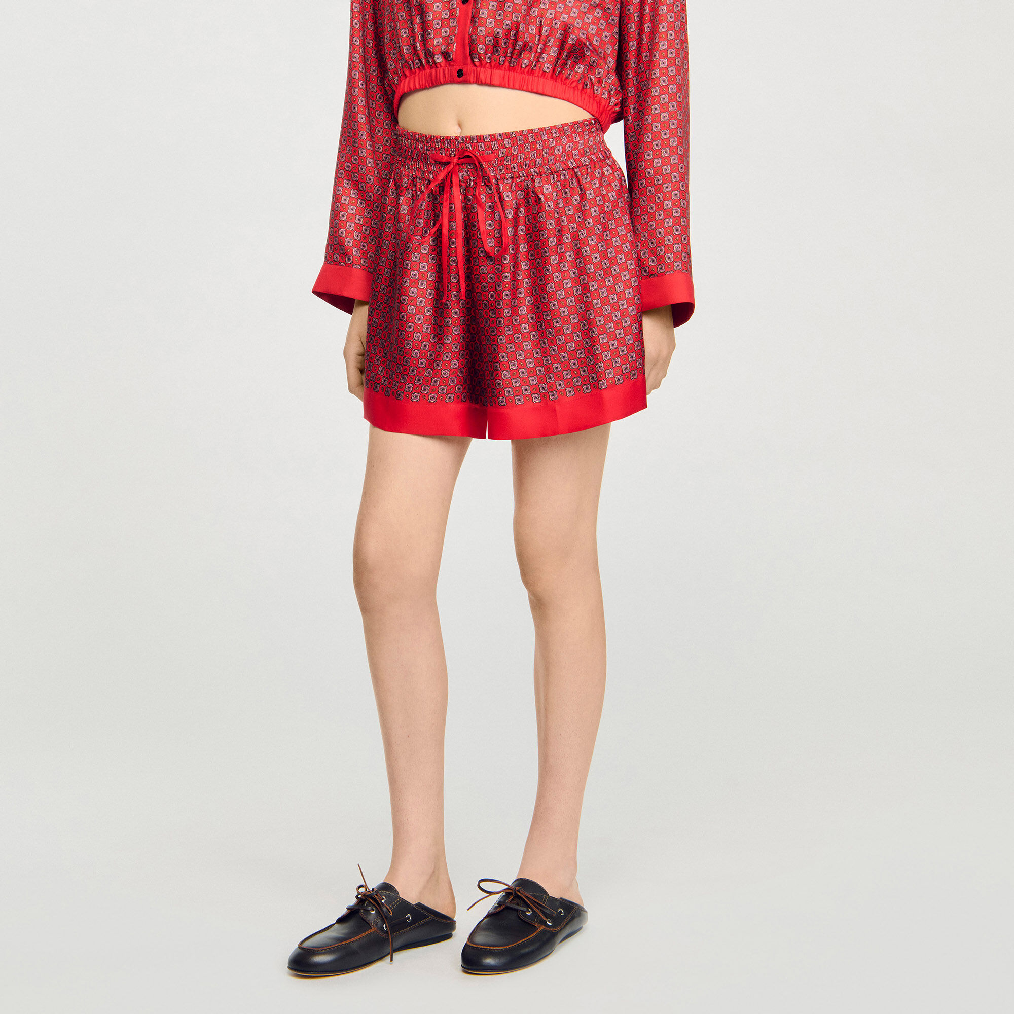Shorts con stampa foulard