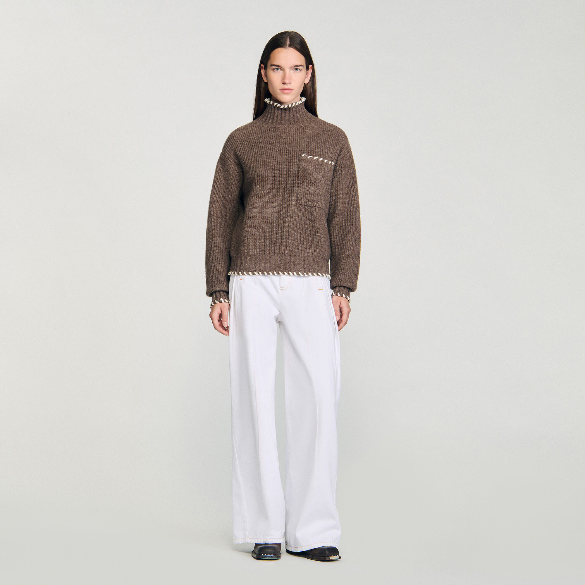 Maglione ampio con collo alto