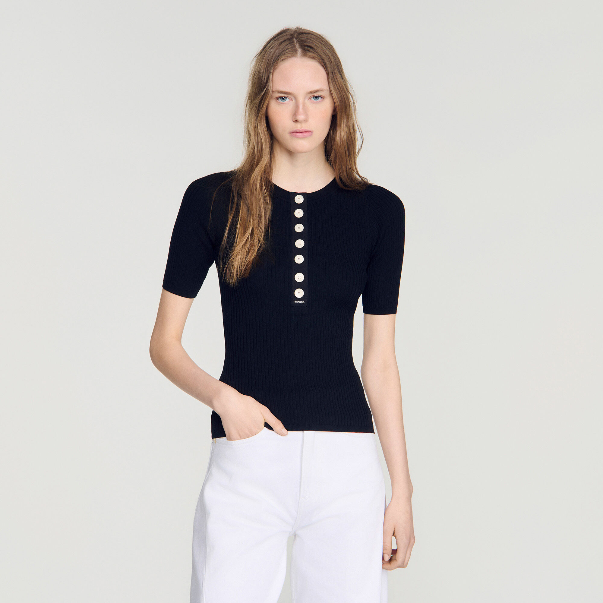 Maglione a coste con bottoni