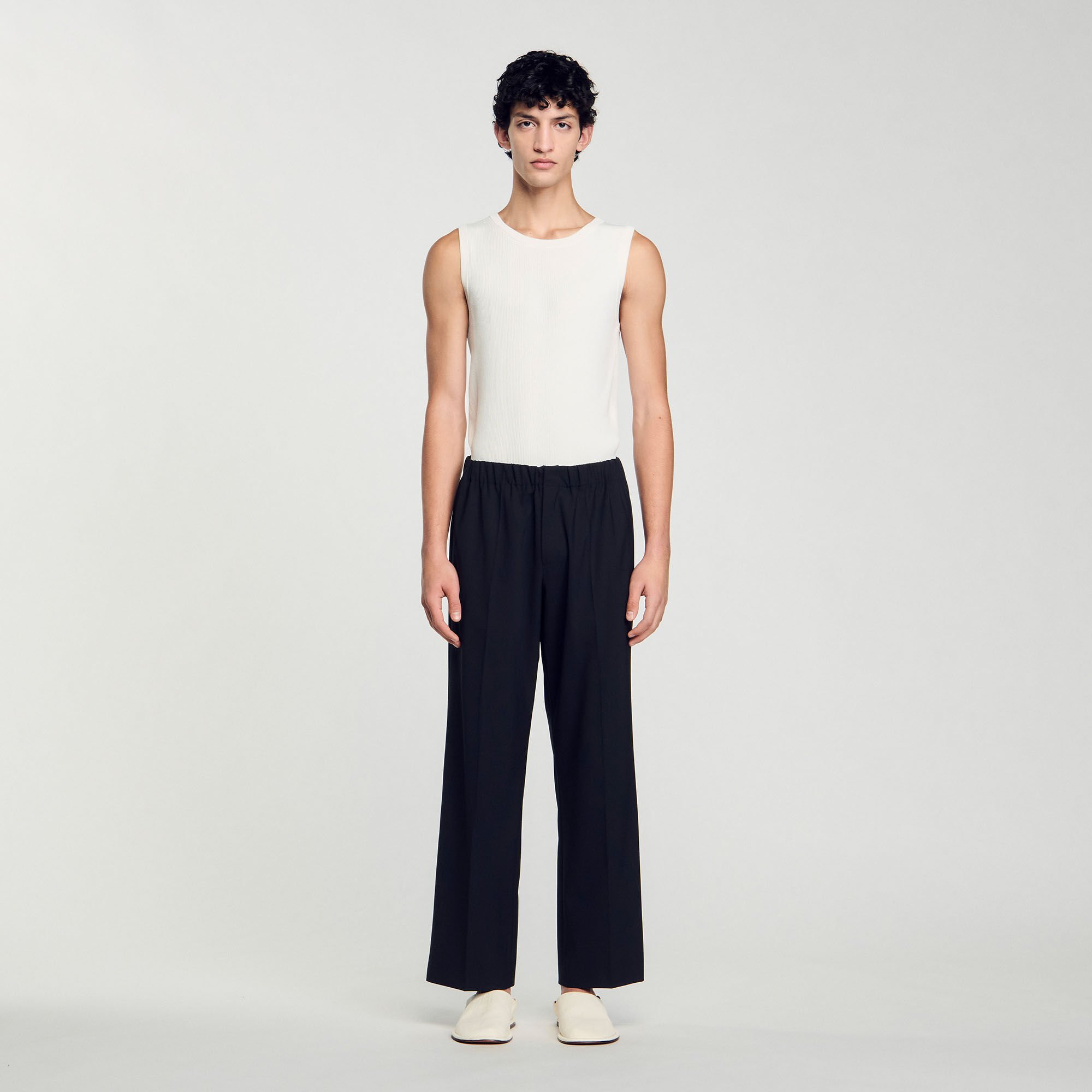Pantaloni larghi