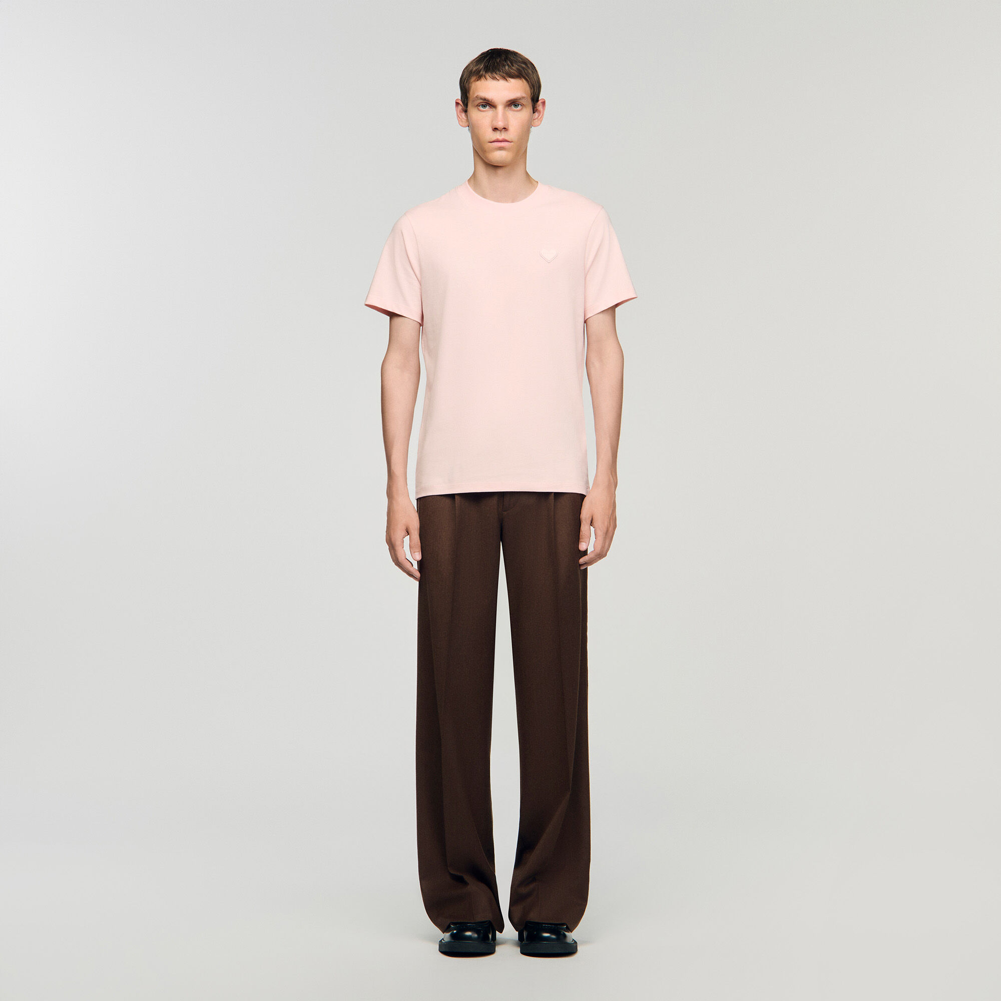 T-shirt con patch a cuore