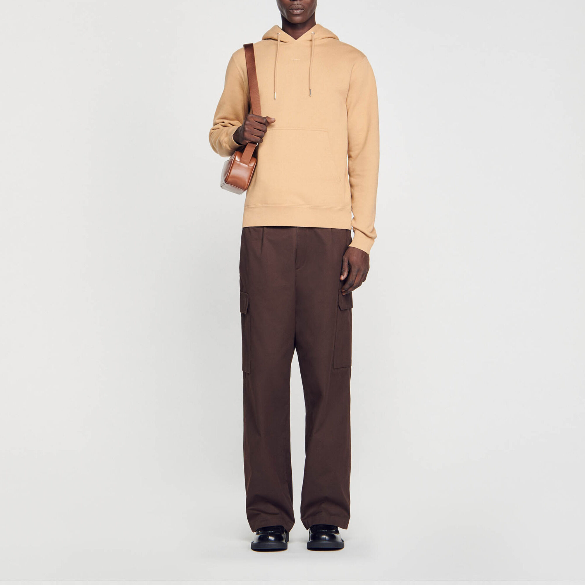 Felpa uomo ricamata in cotone biologico