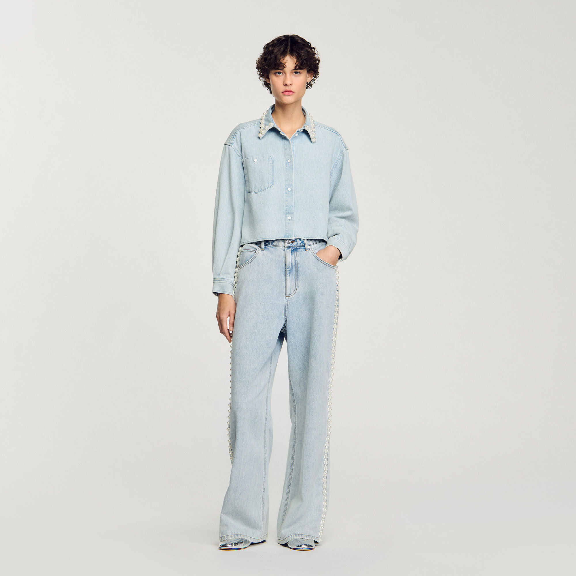 Camicia di jeans con scollo perlato