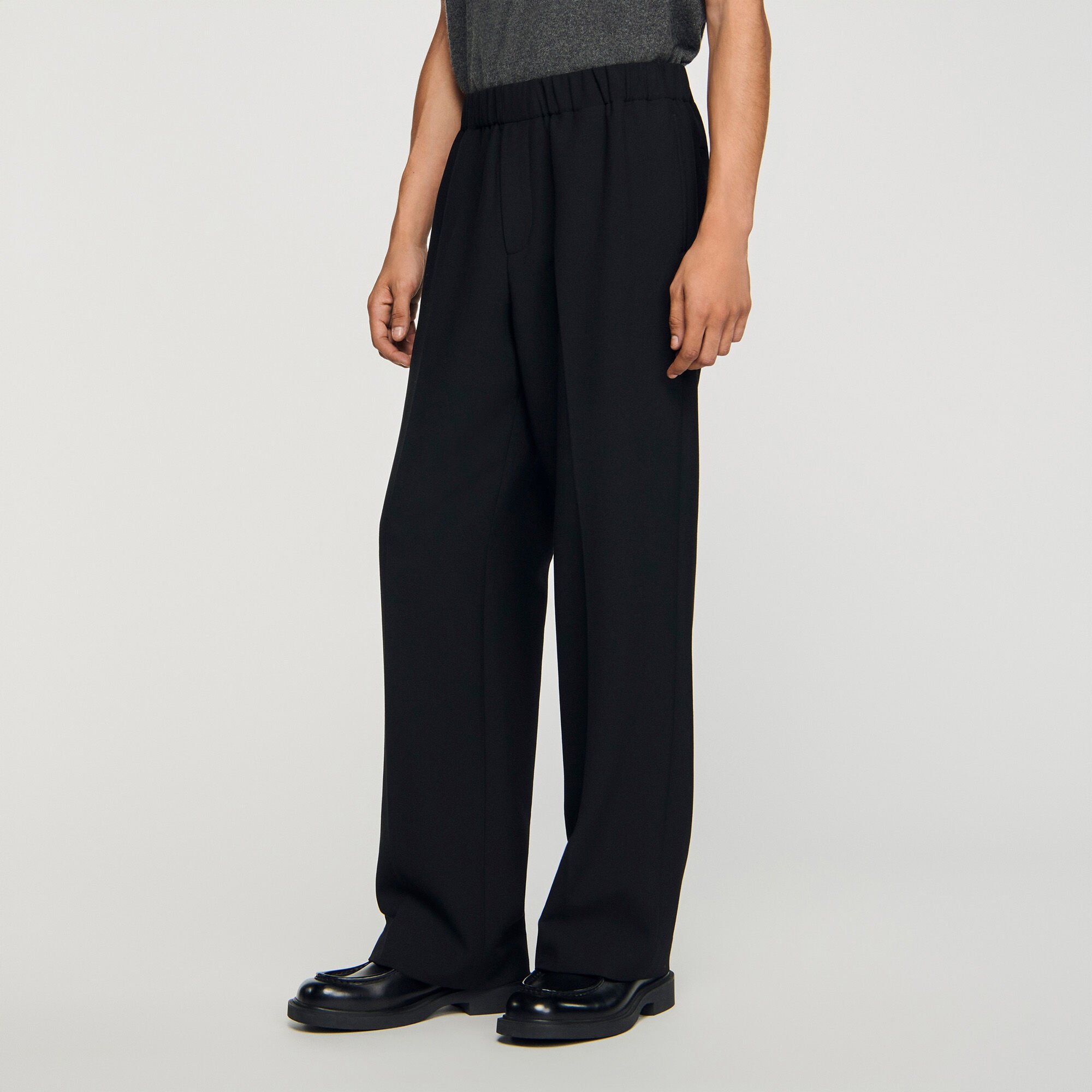 Pantaloni larghi
