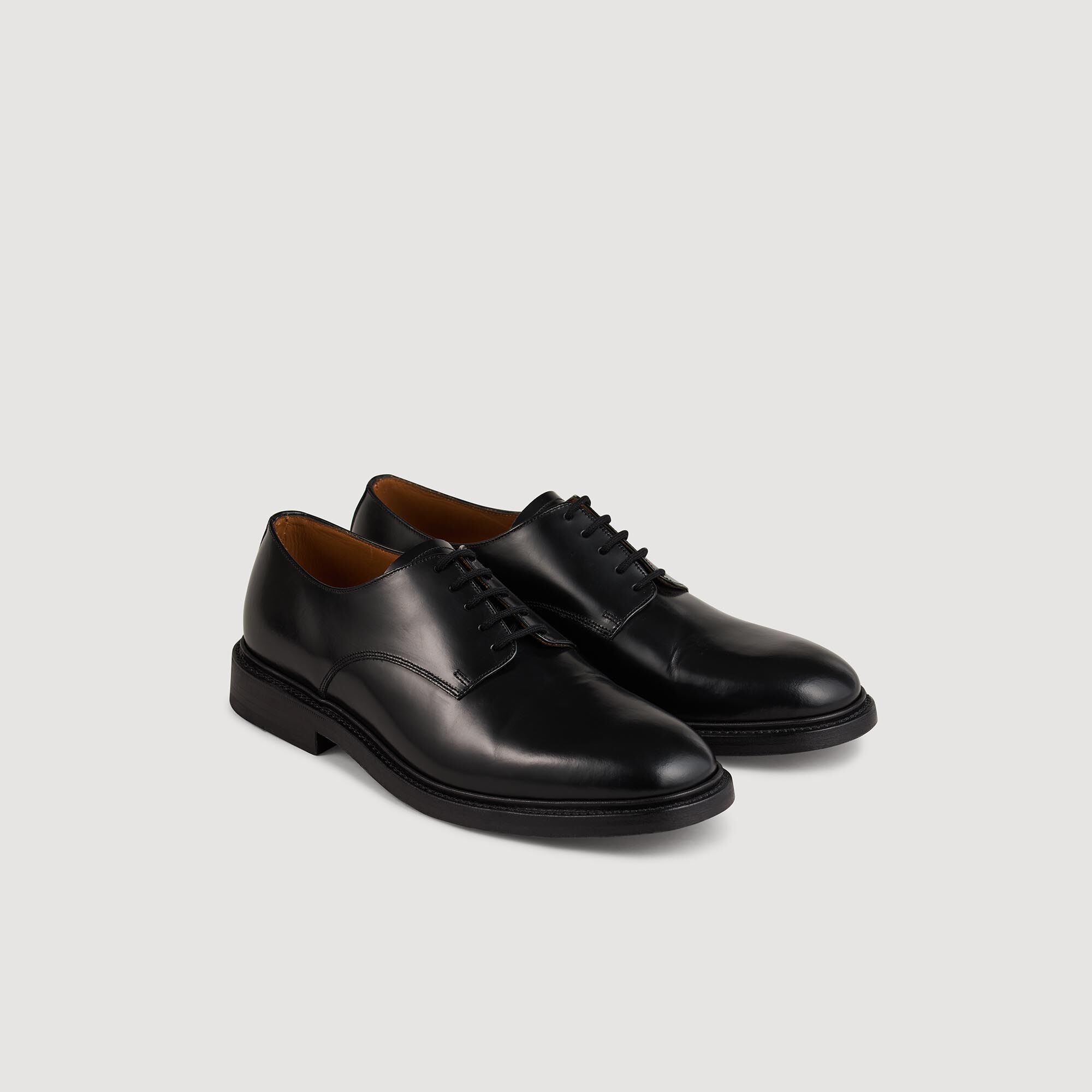 Derby in pelle lucida
