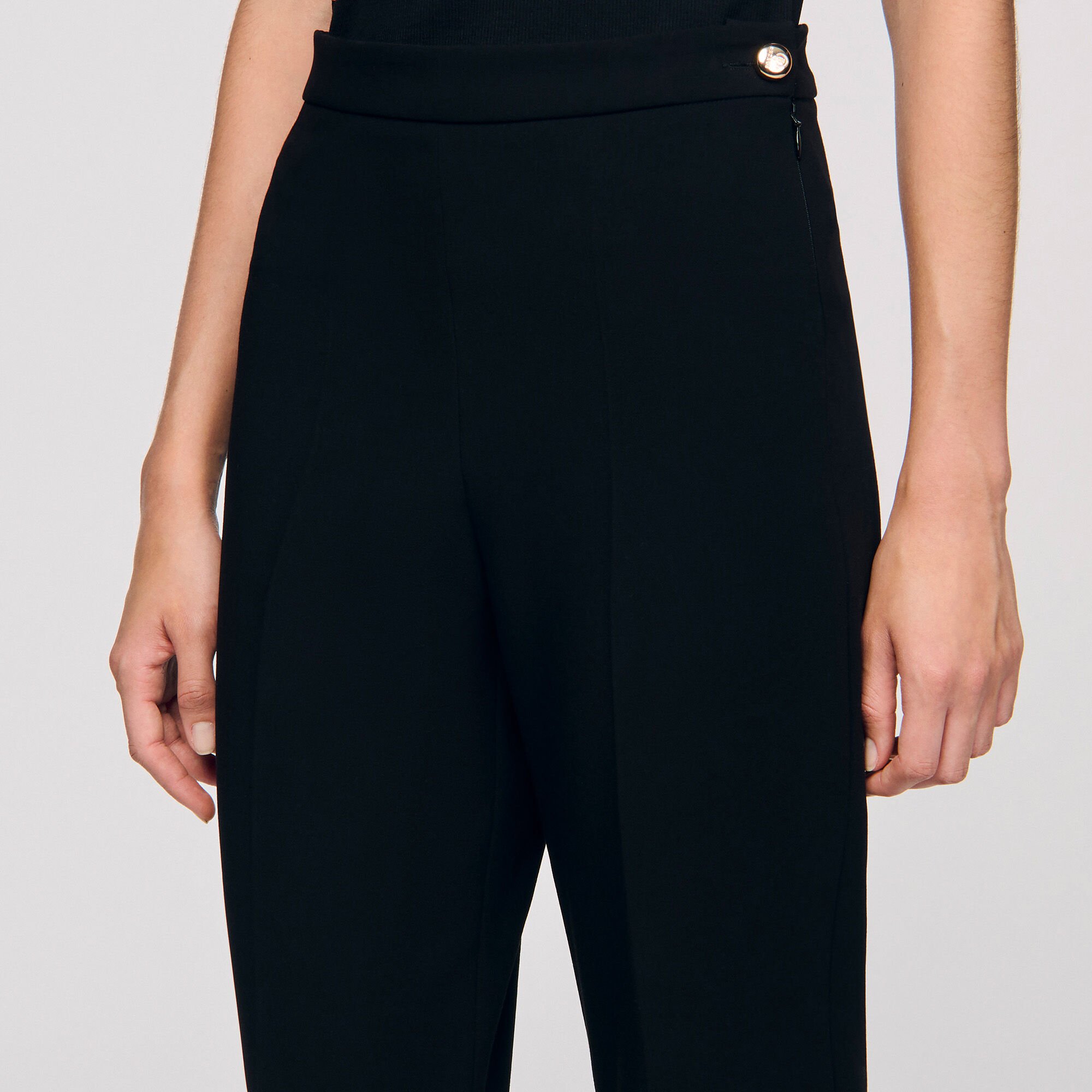 Pantaloni dritti