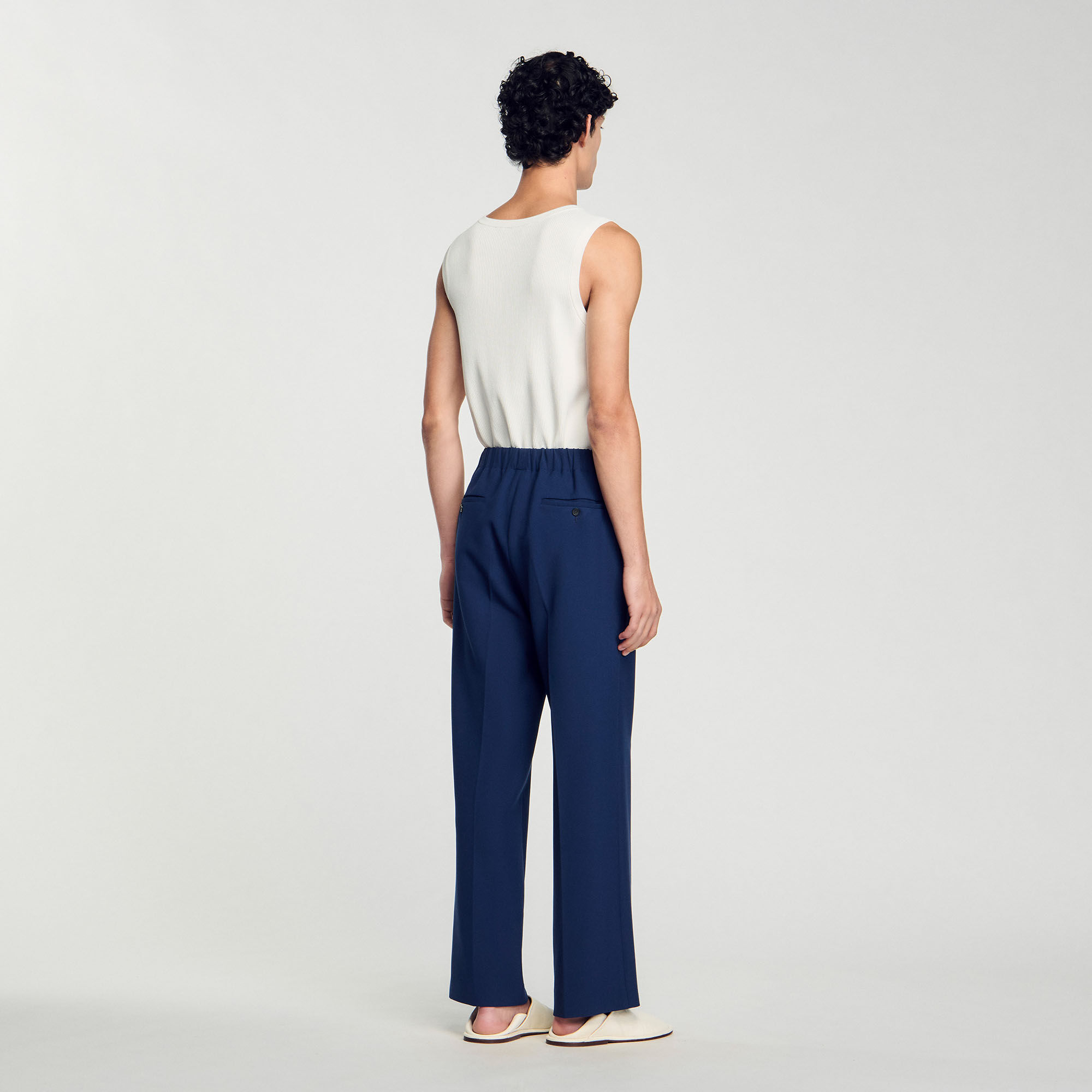 Pantaloni larghi