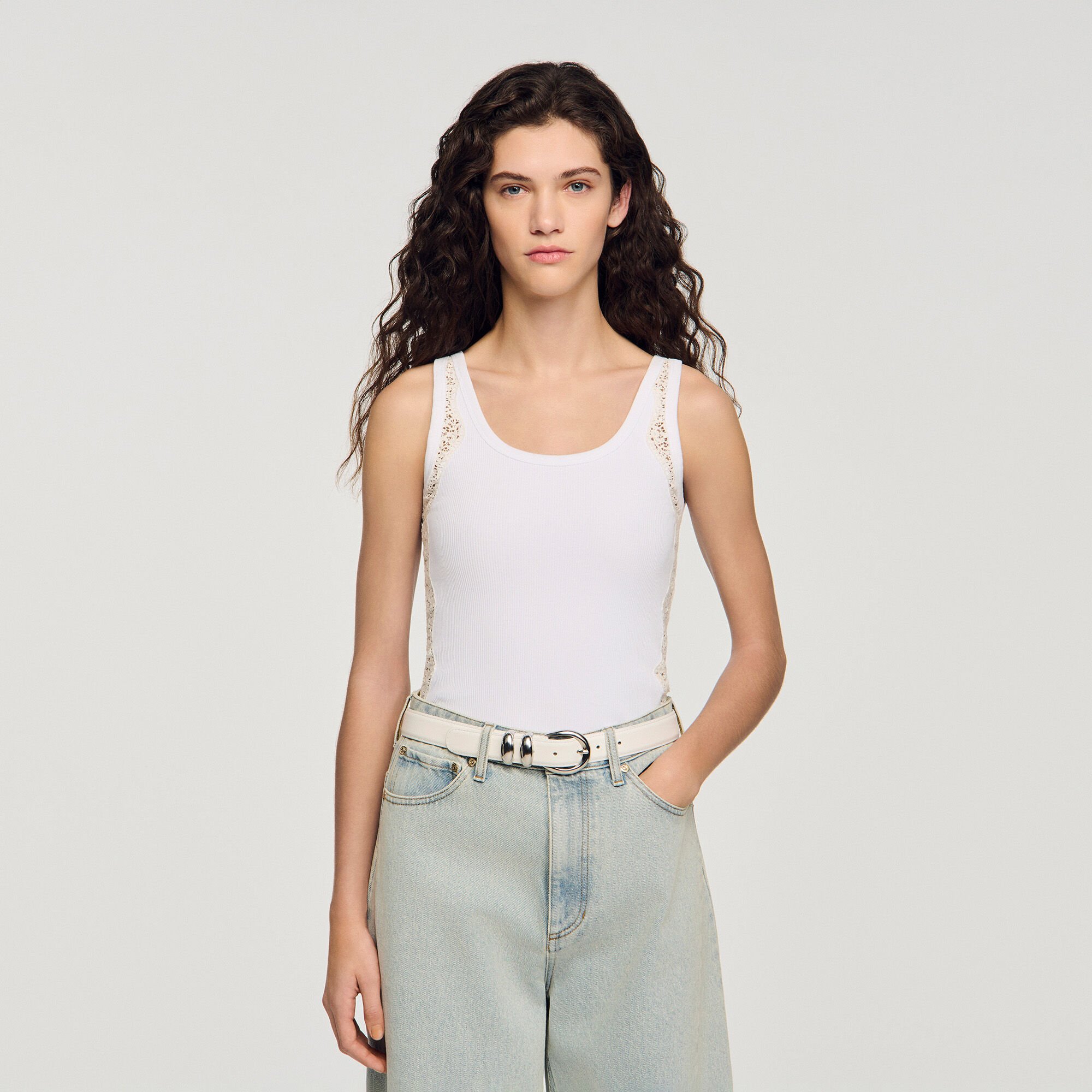 Canottiera con dettagli in pizzo