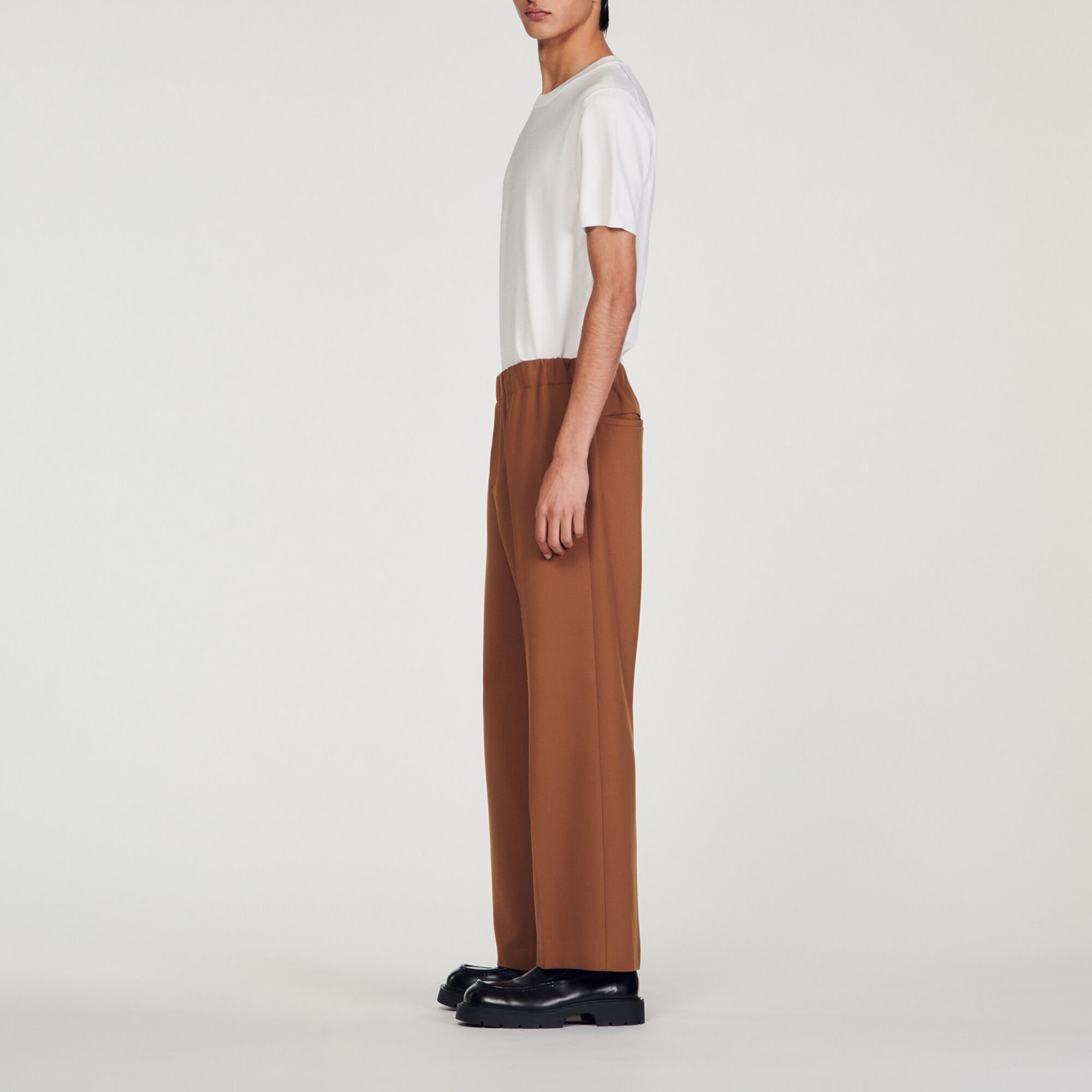 Pantaloni larghi