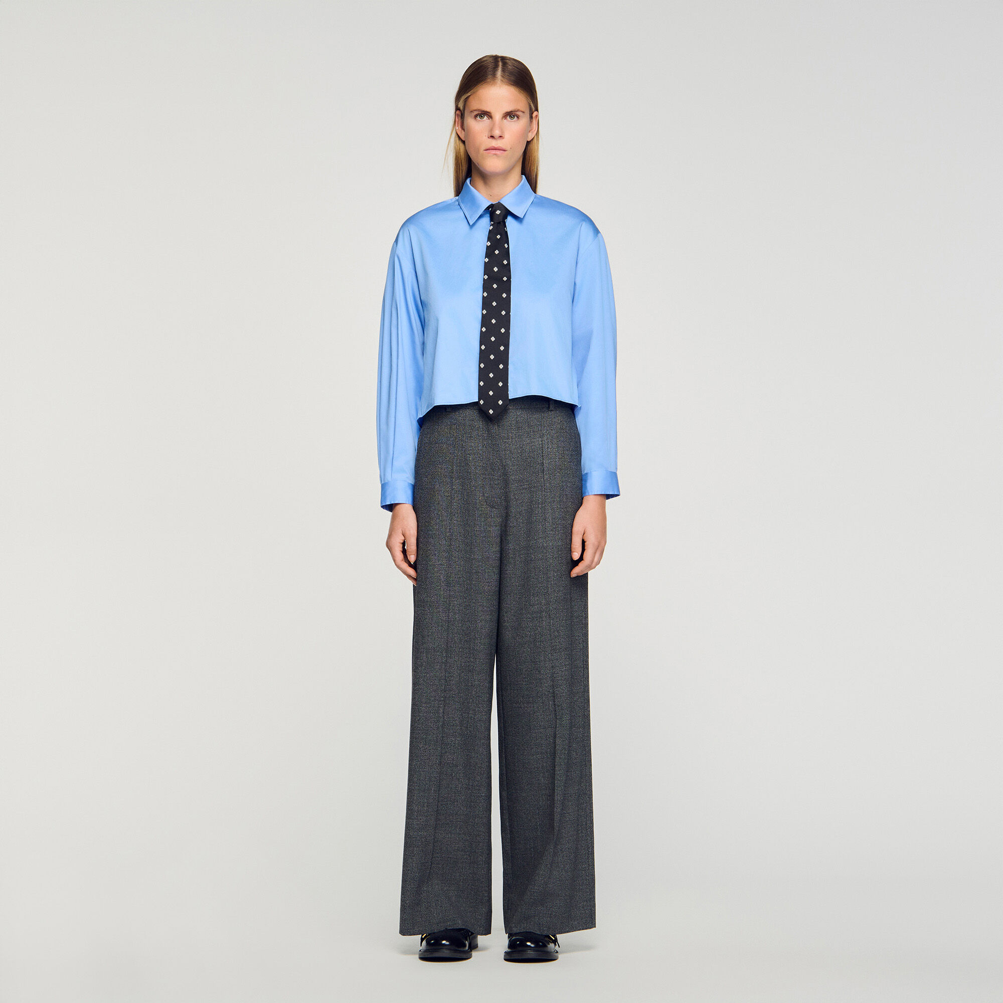 Pantaloni dritti e larghi