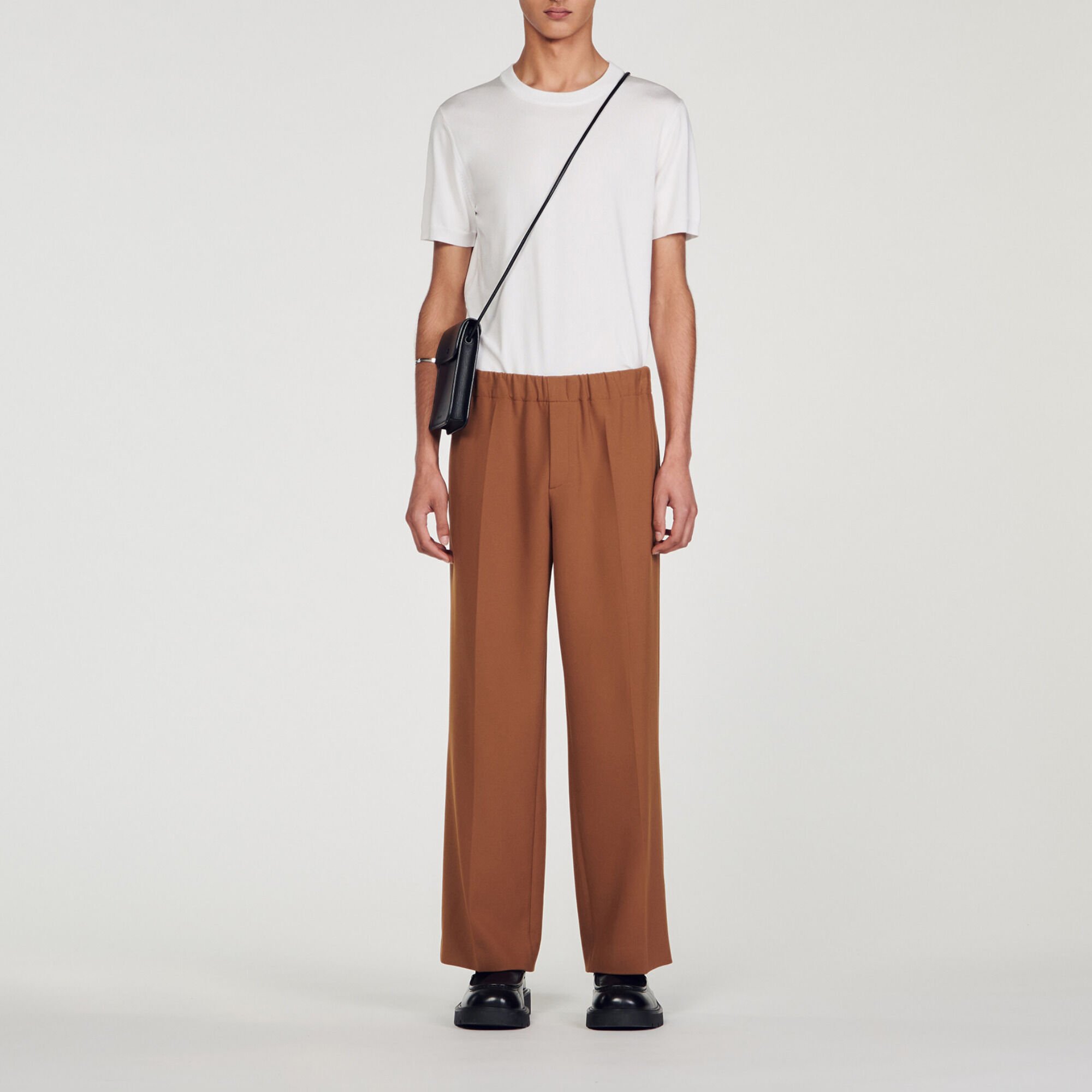 Pantaloni larghi