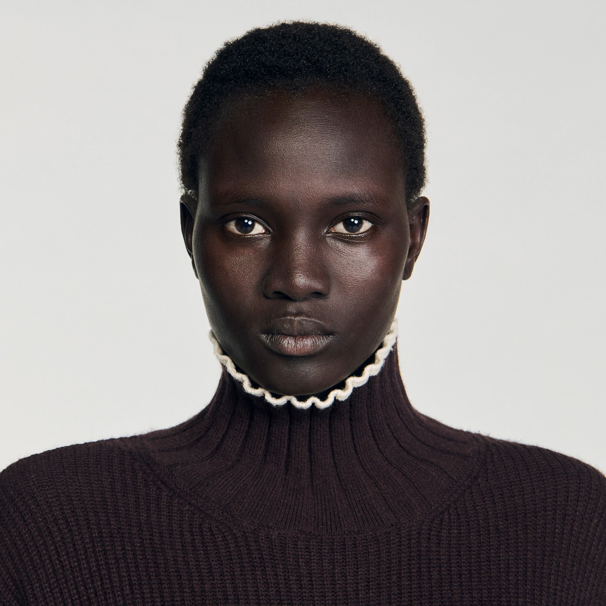 Maglione con collo alto
