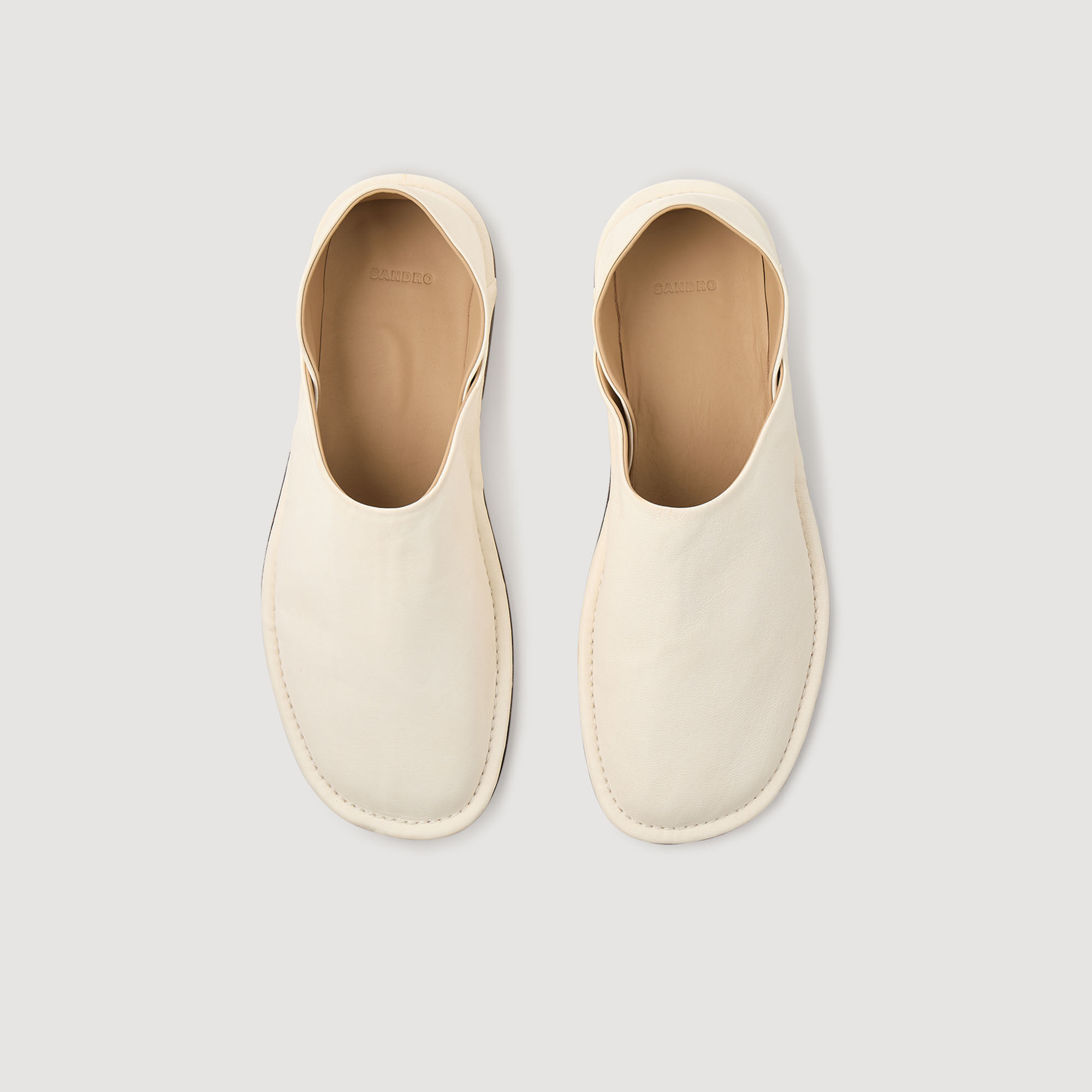 Slippers in pelle martellata