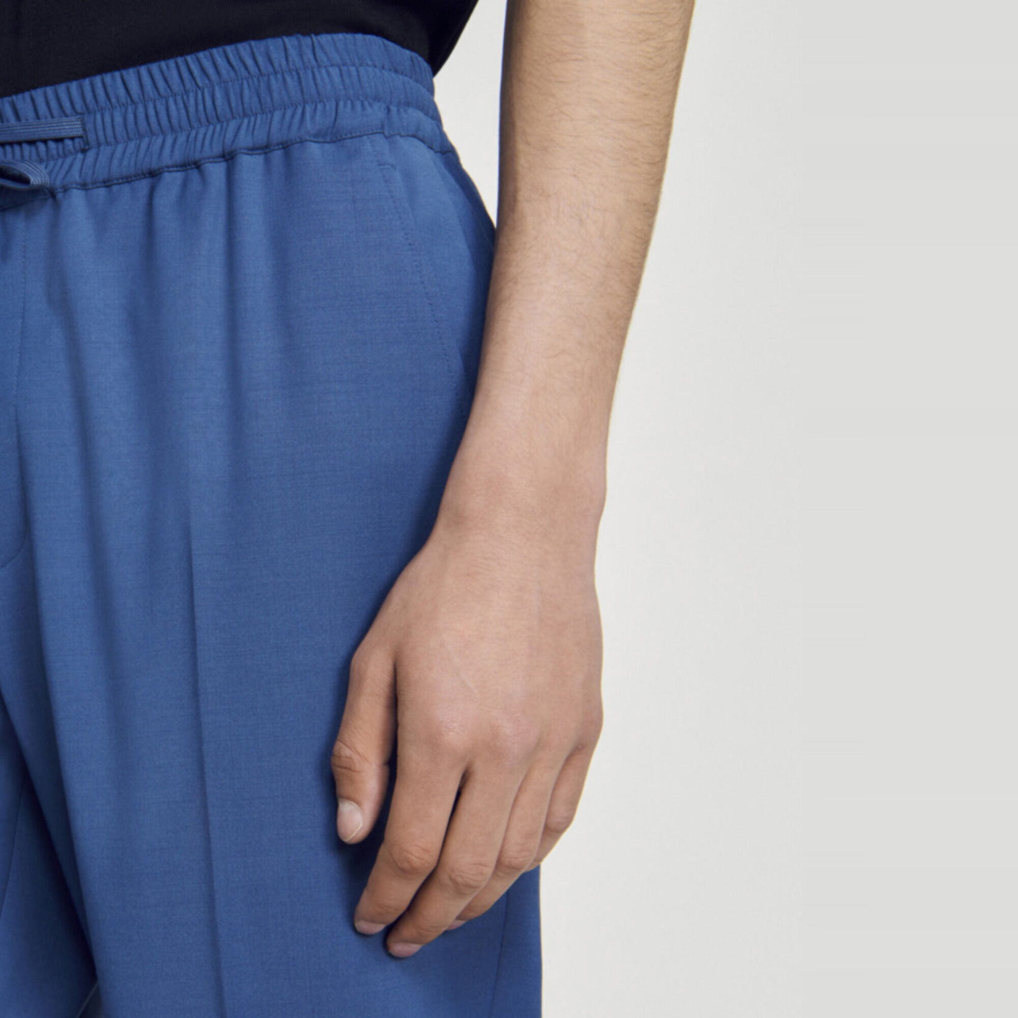 Pantaloni dritti elasticizzati