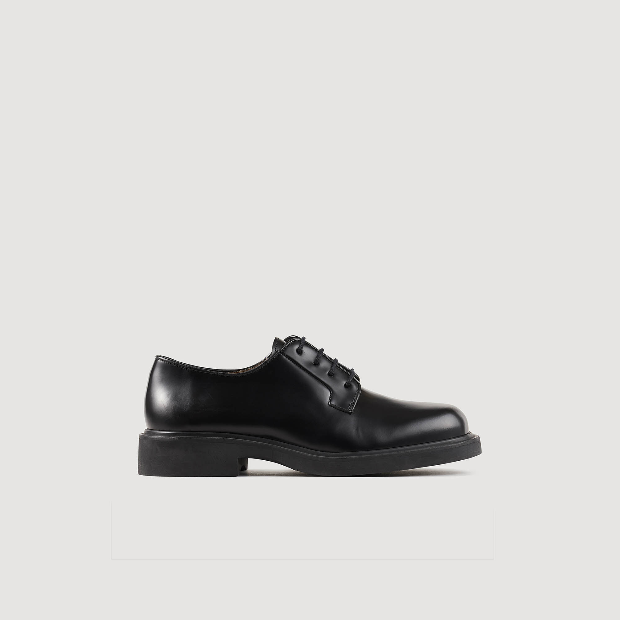 Derby in pelle lucida
