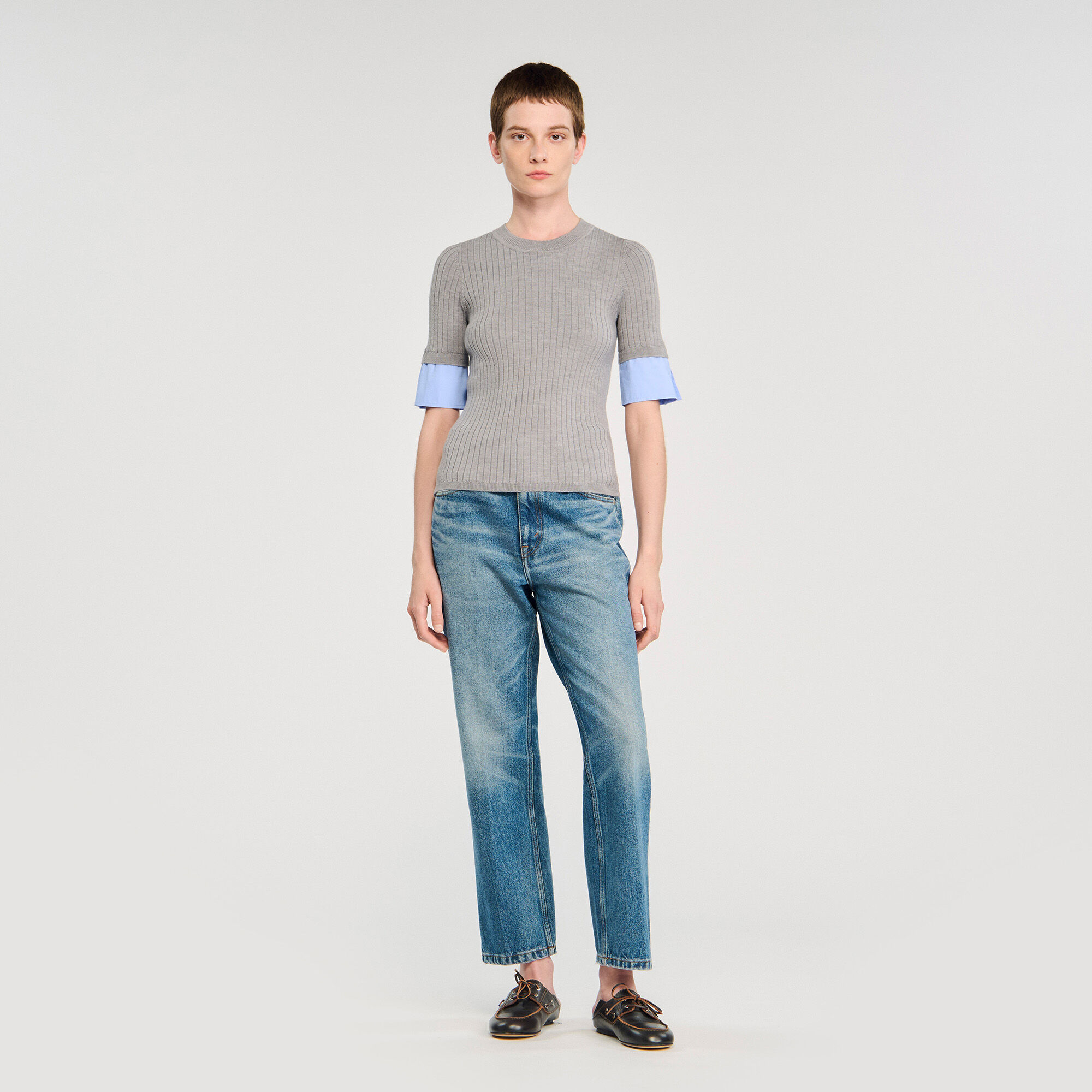 Maglione a maniche corte contrasto