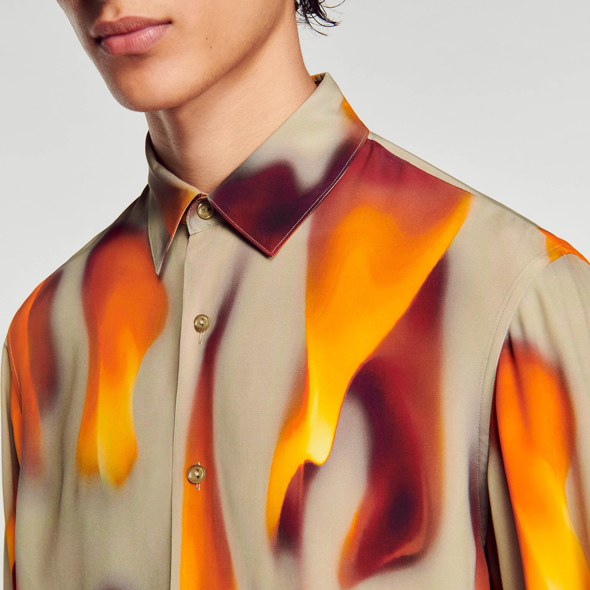 Camicia con motivi a fiamme