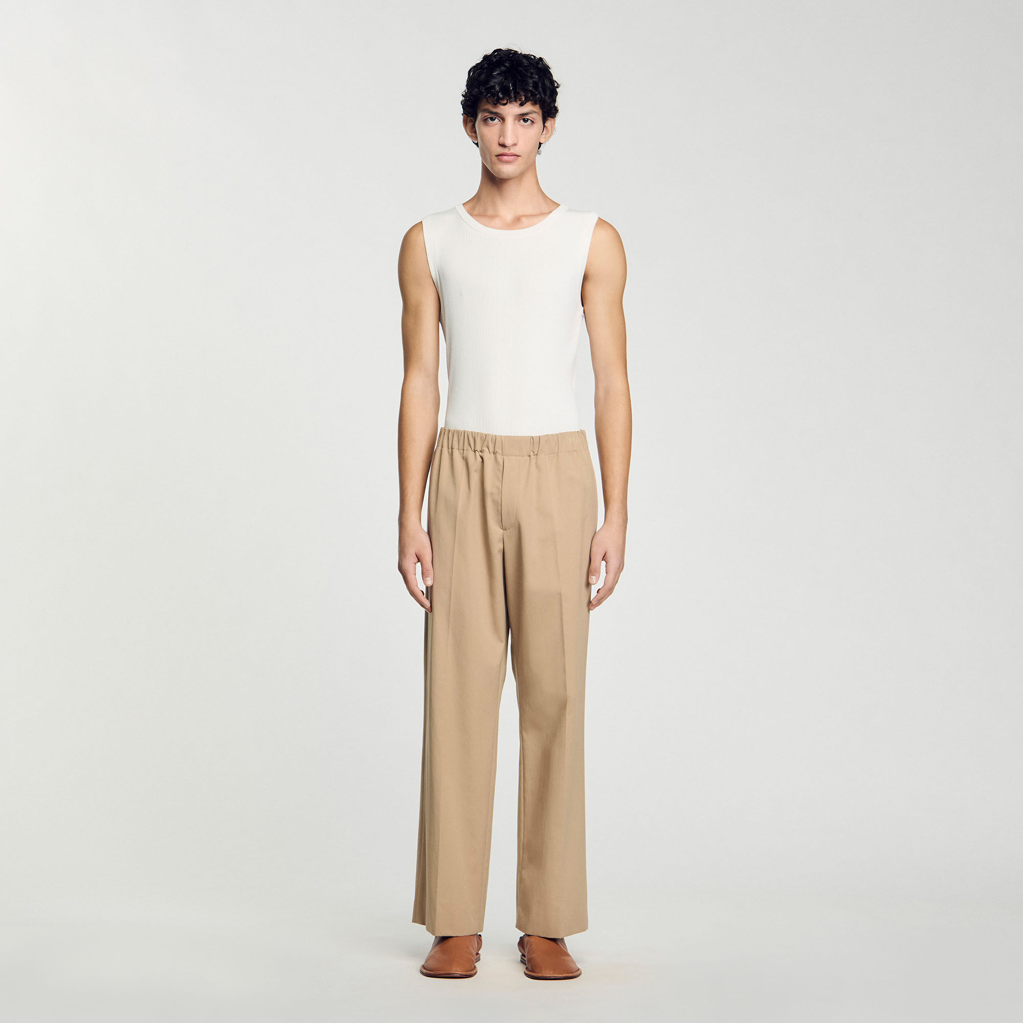 Pantaloni larghi