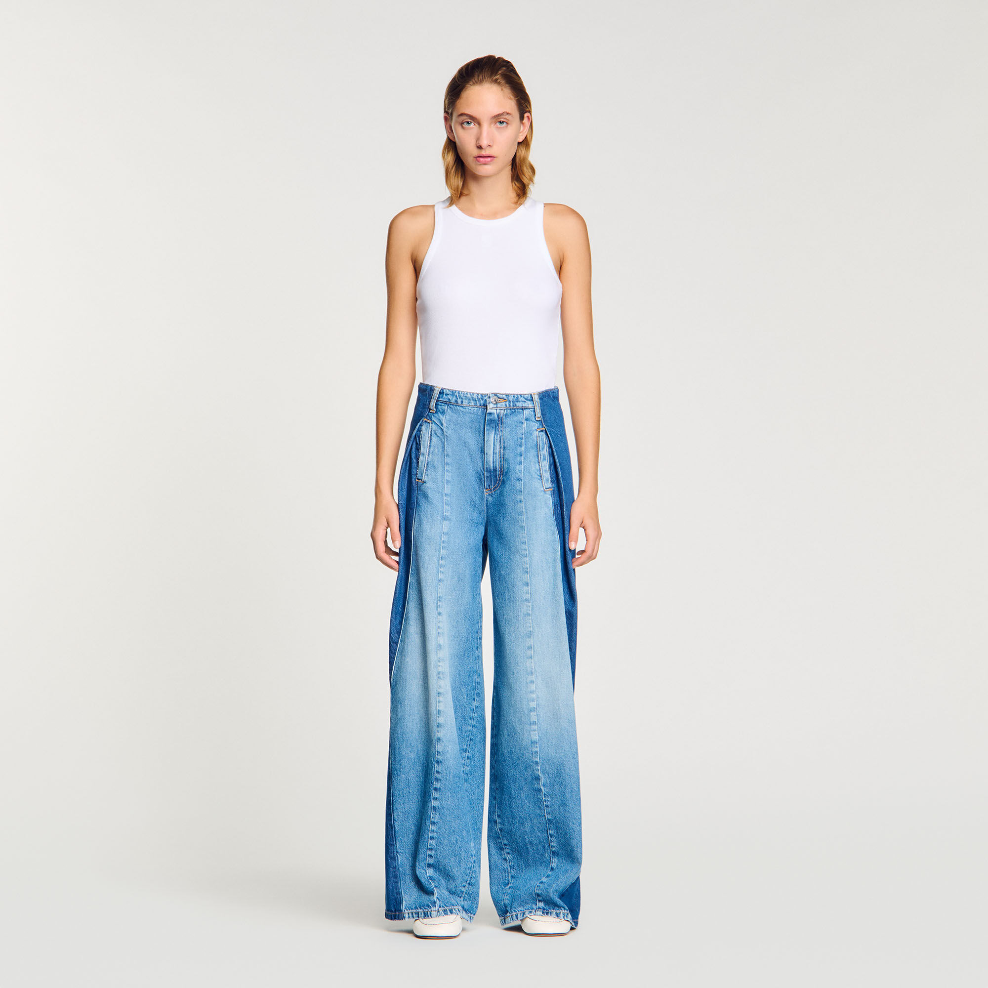 Jeans con inserti a contrasto