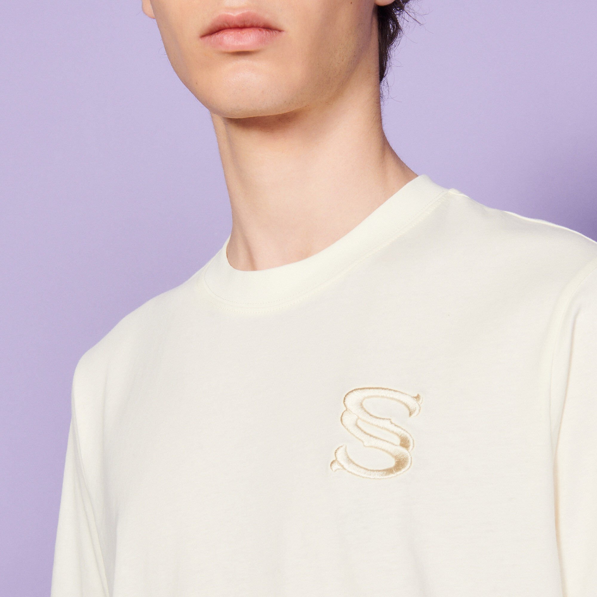 T-shirt ricamata