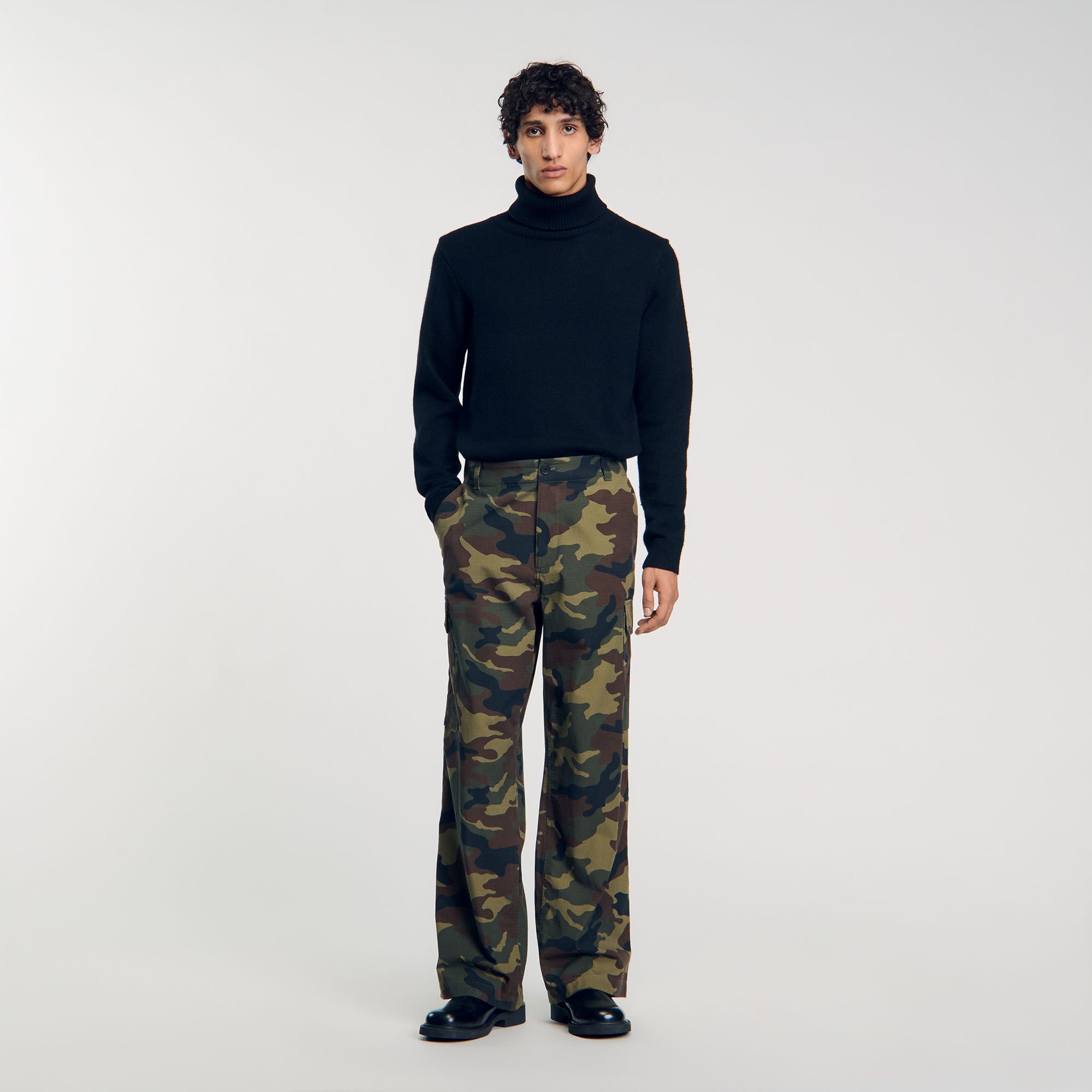 Pantaloni cargo mimetici discount