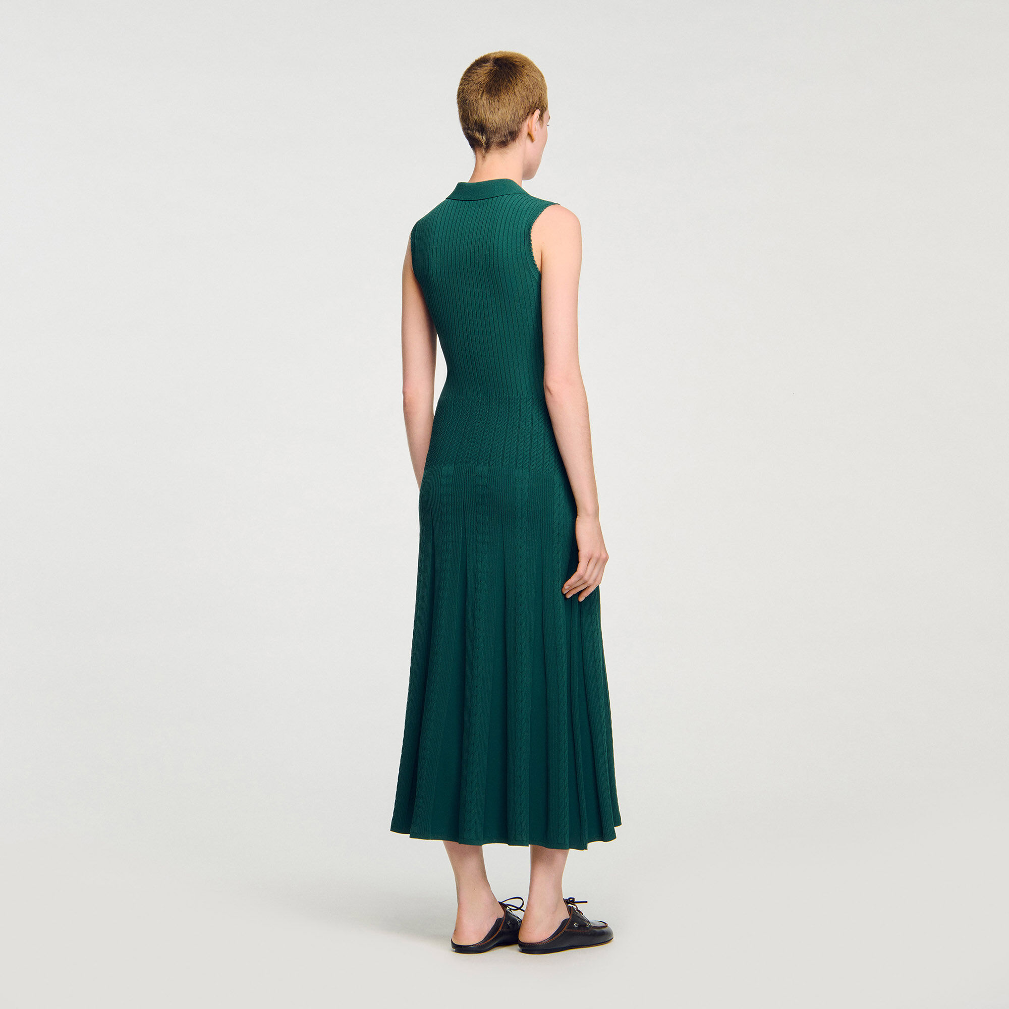 Abito in maglia con colletto polo