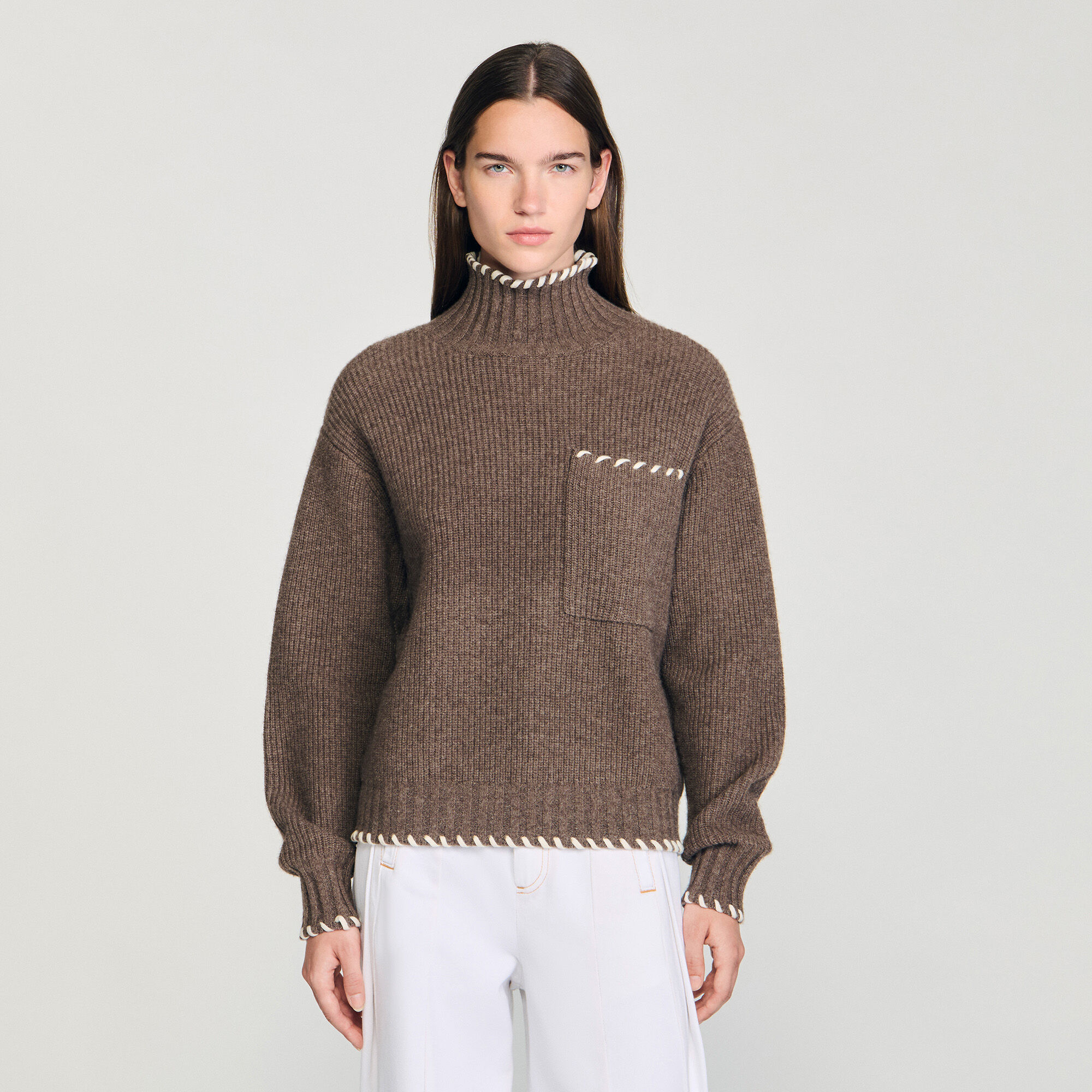 Maglione ampio con collo alto