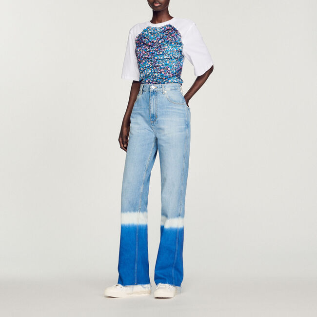 T-shirt con foulard aperta sul retro