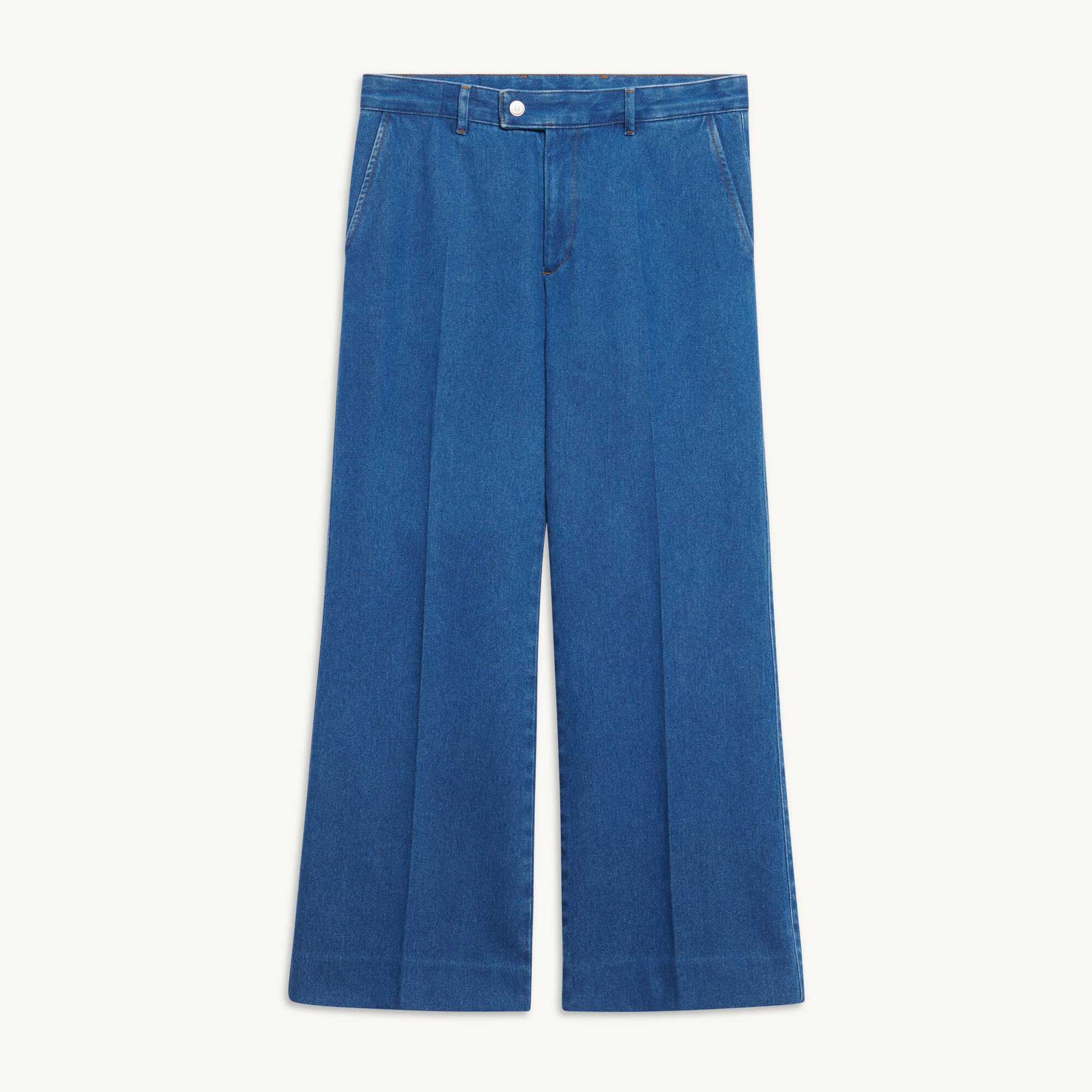 Pantaloni in jeans leggermente svasati