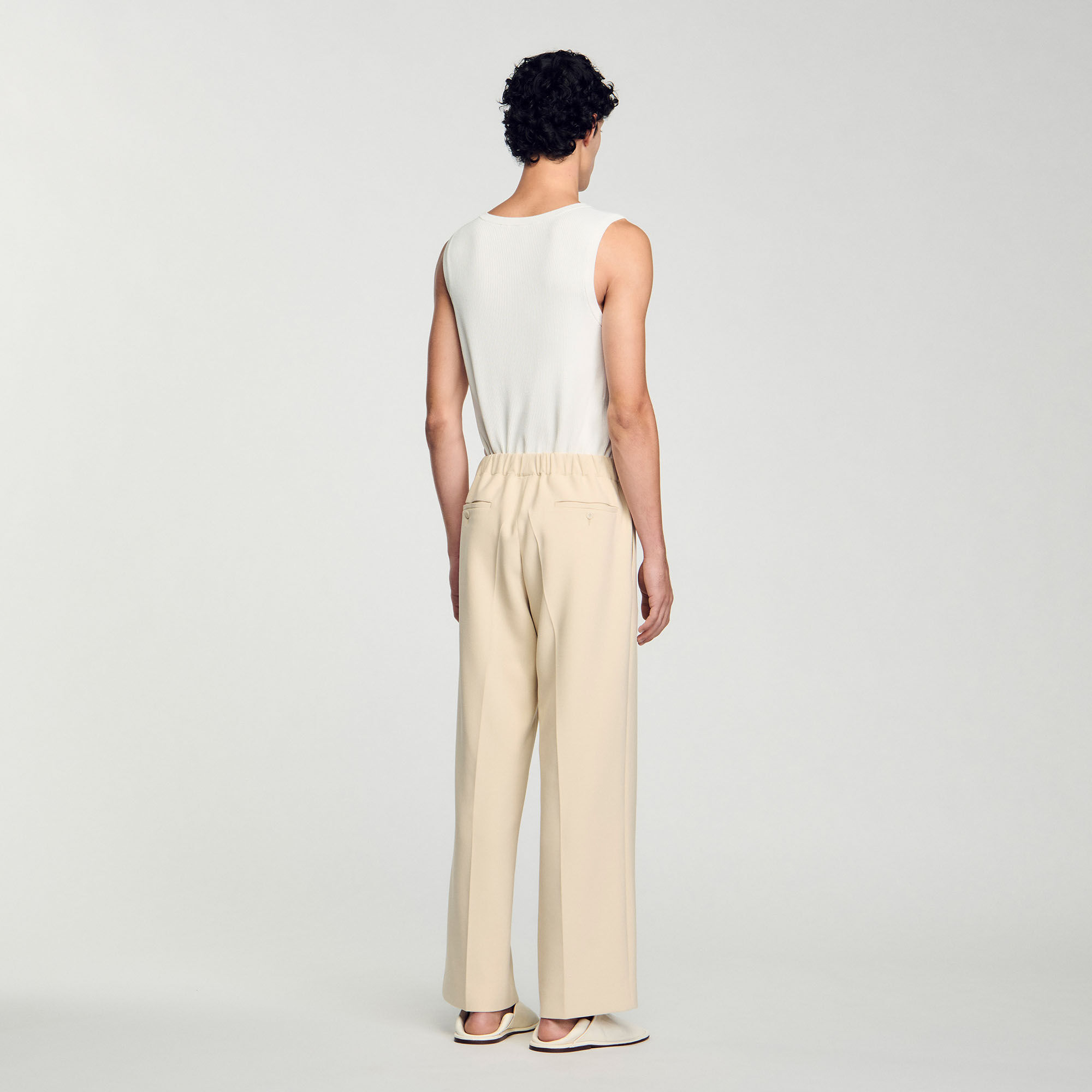 Pantaloni larghi