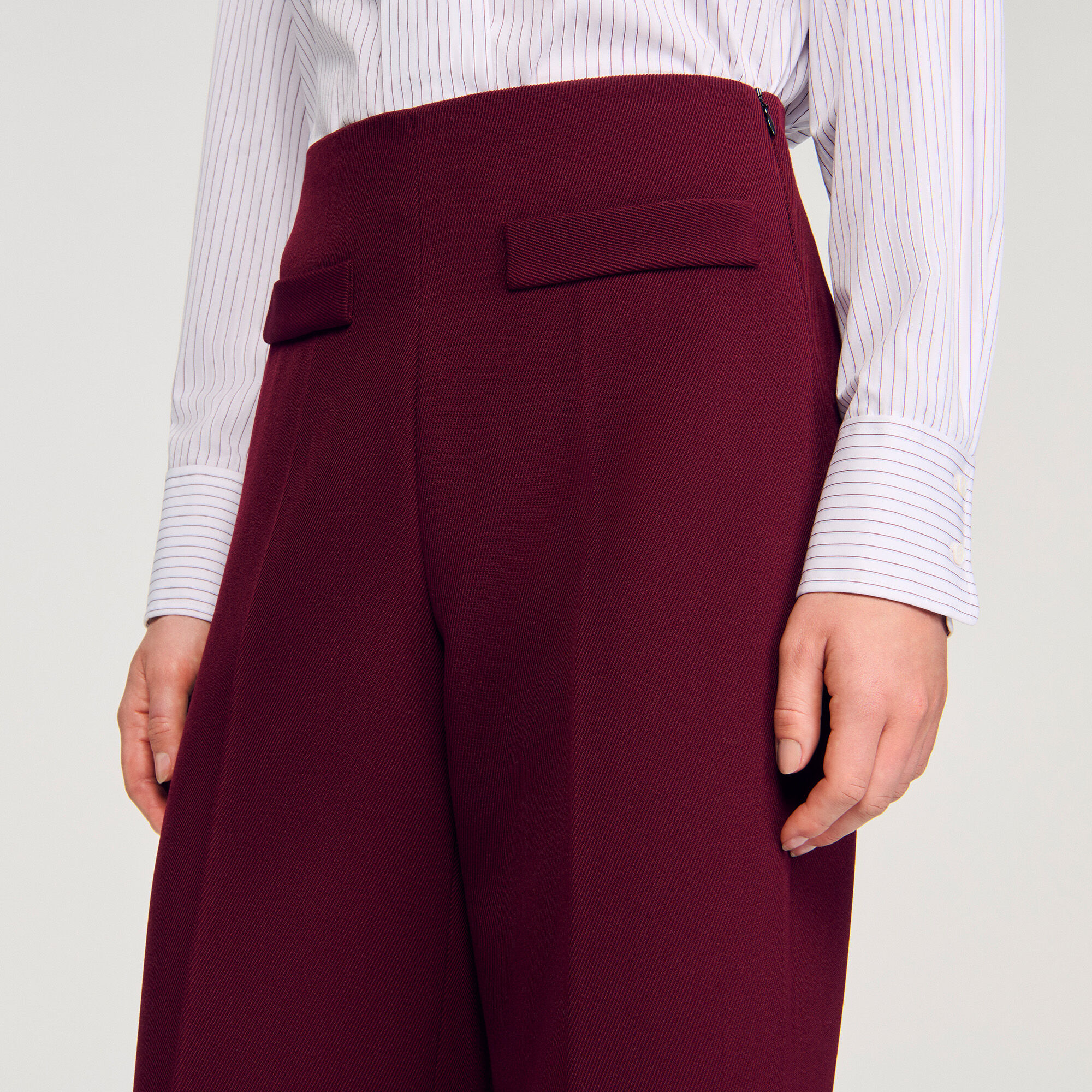 Pantaloni larghi