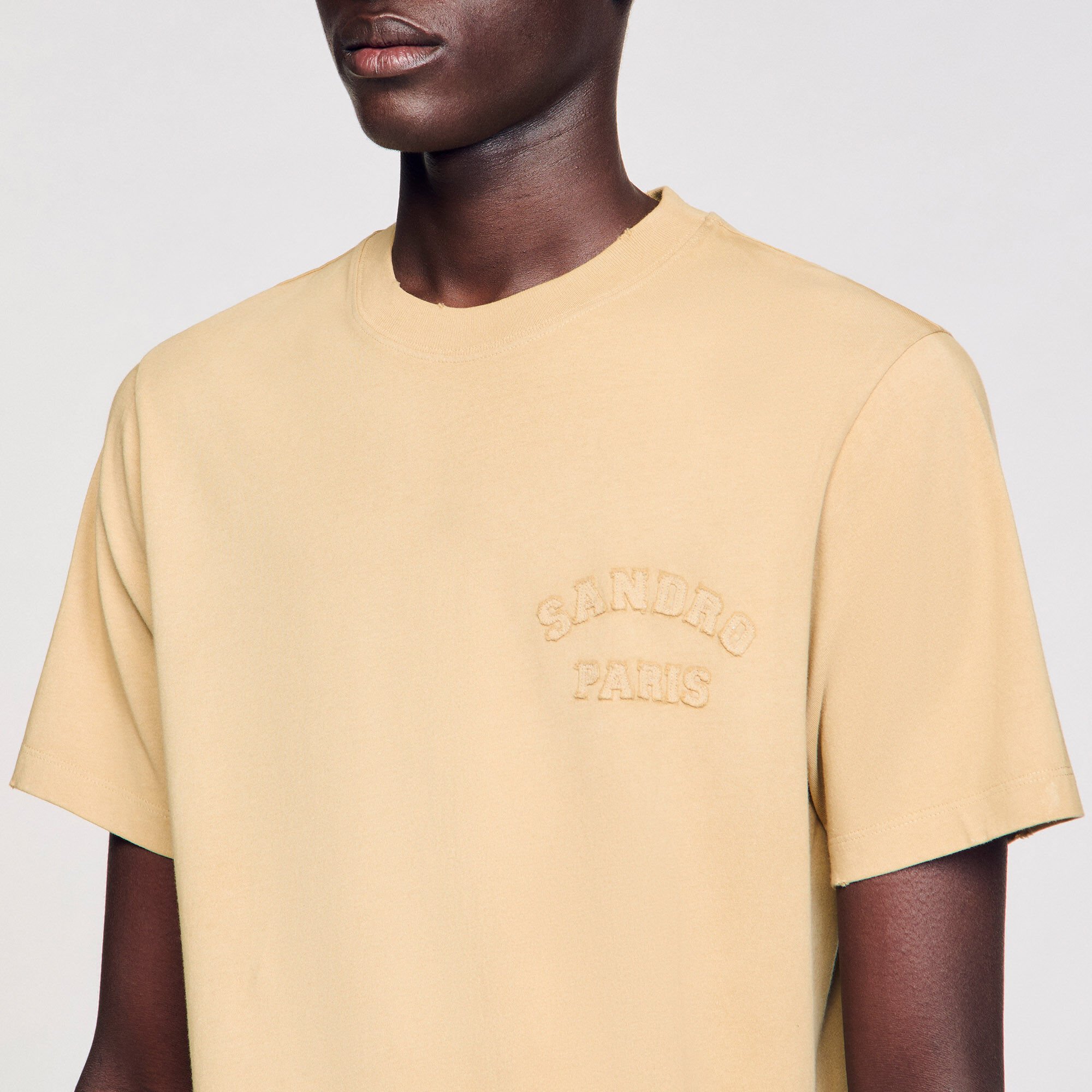 T-shirt con effetto usato