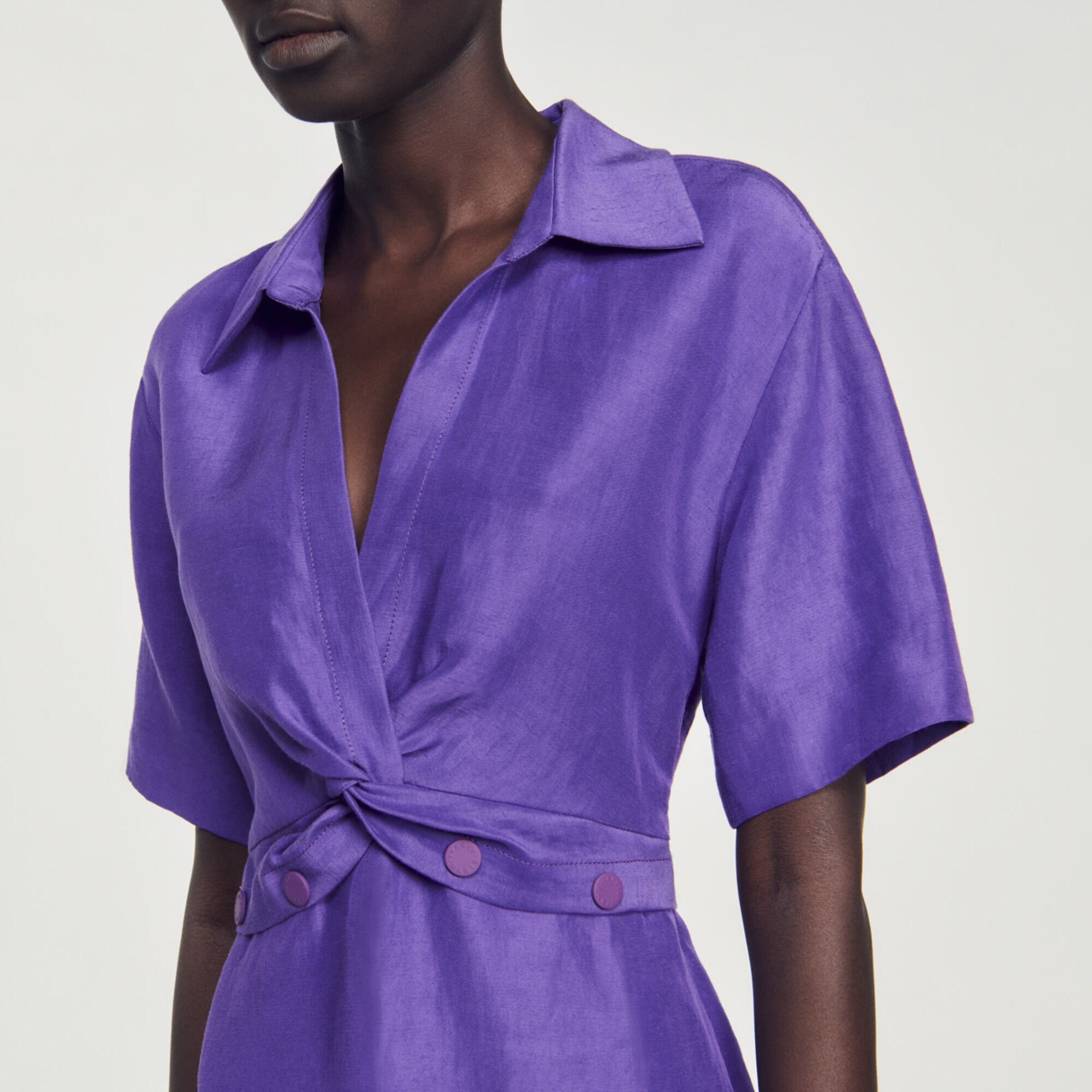 Abito corto con colletto a camicia