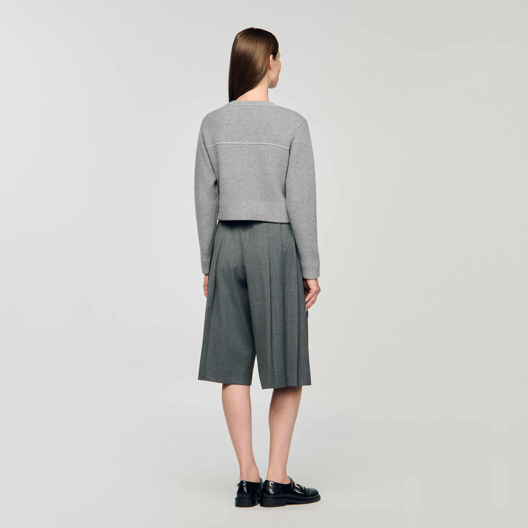 Cardigan con cuciture a contrasto