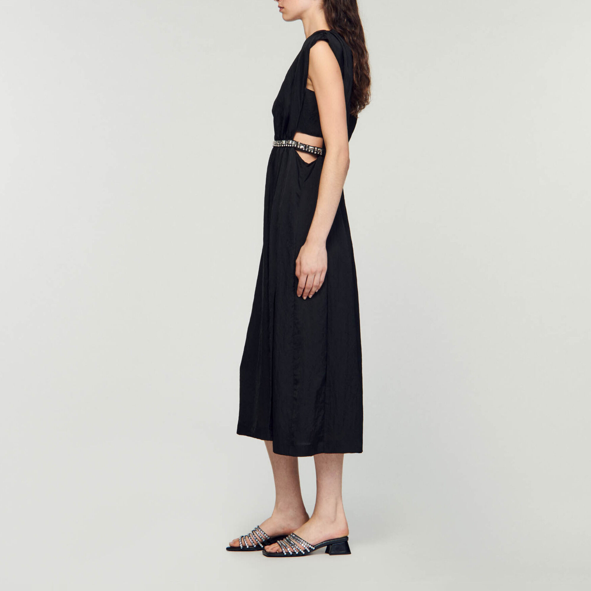 Abito lungo con gioiello