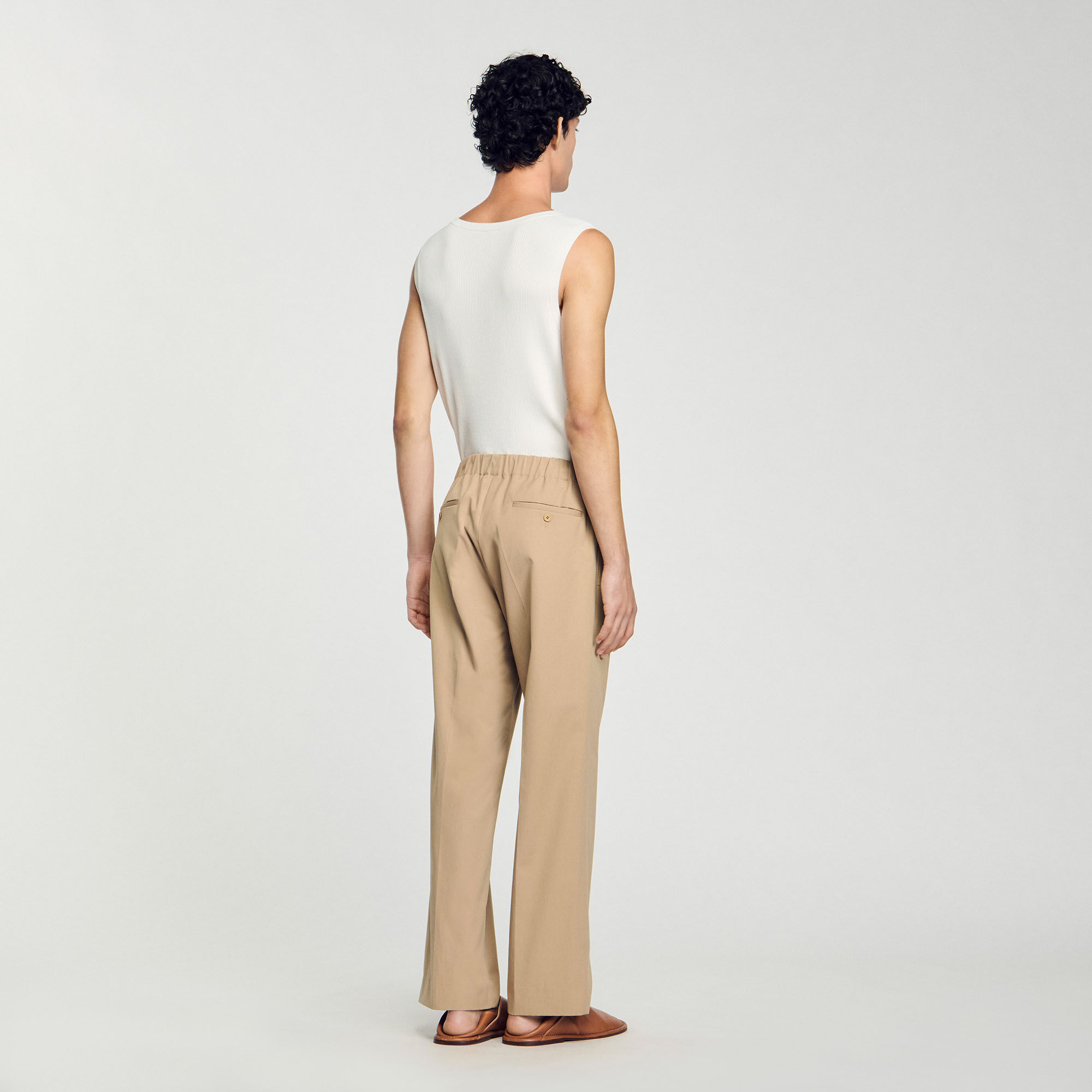 Pantaloni larghi