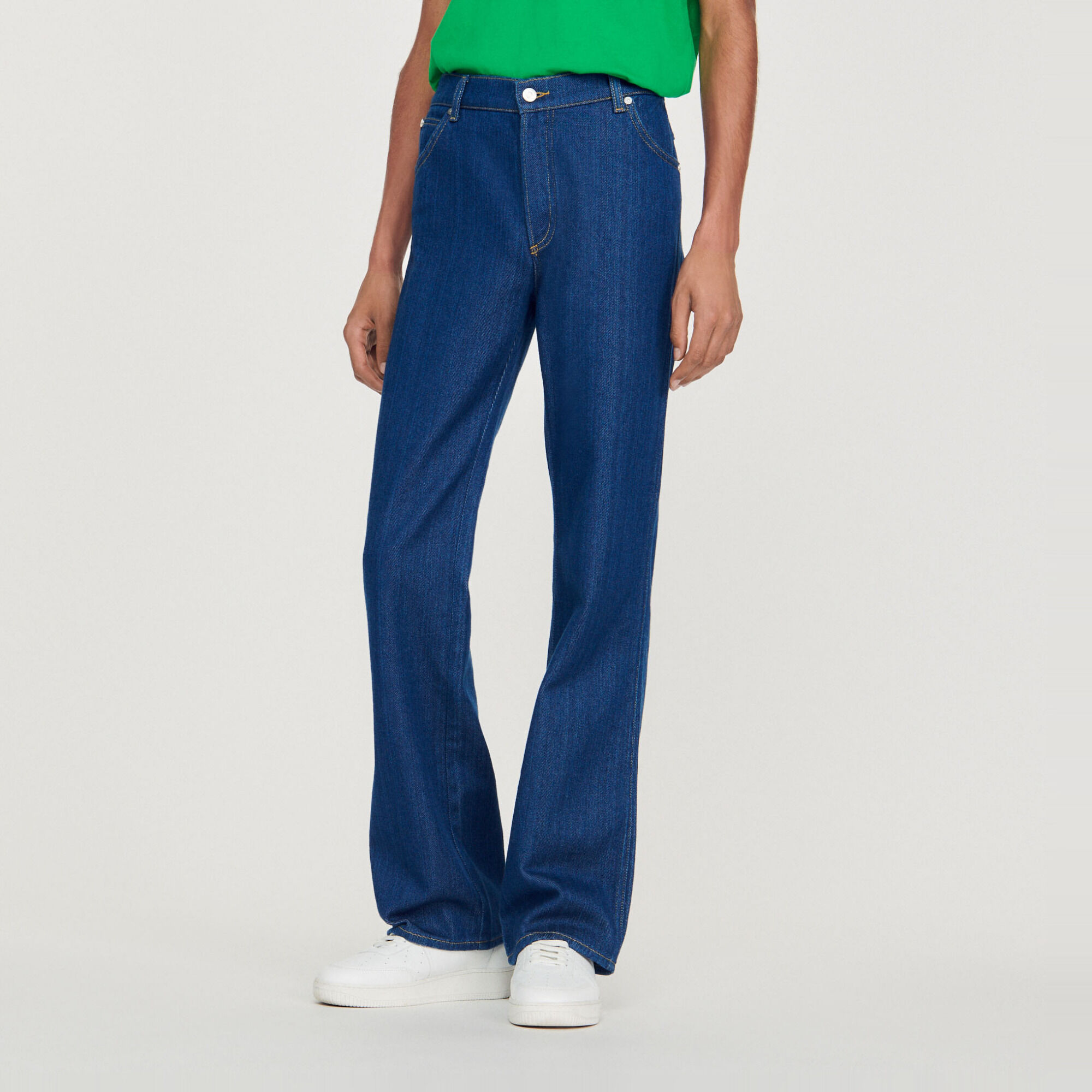 Jeans svasati a vita alta