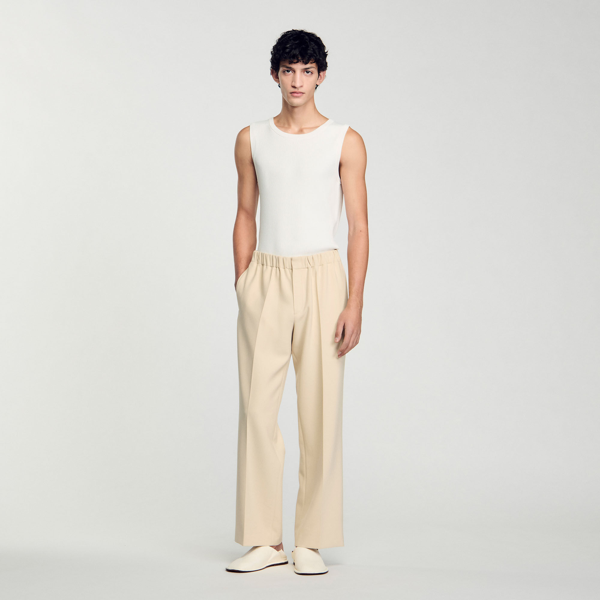 Pantaloni larghi