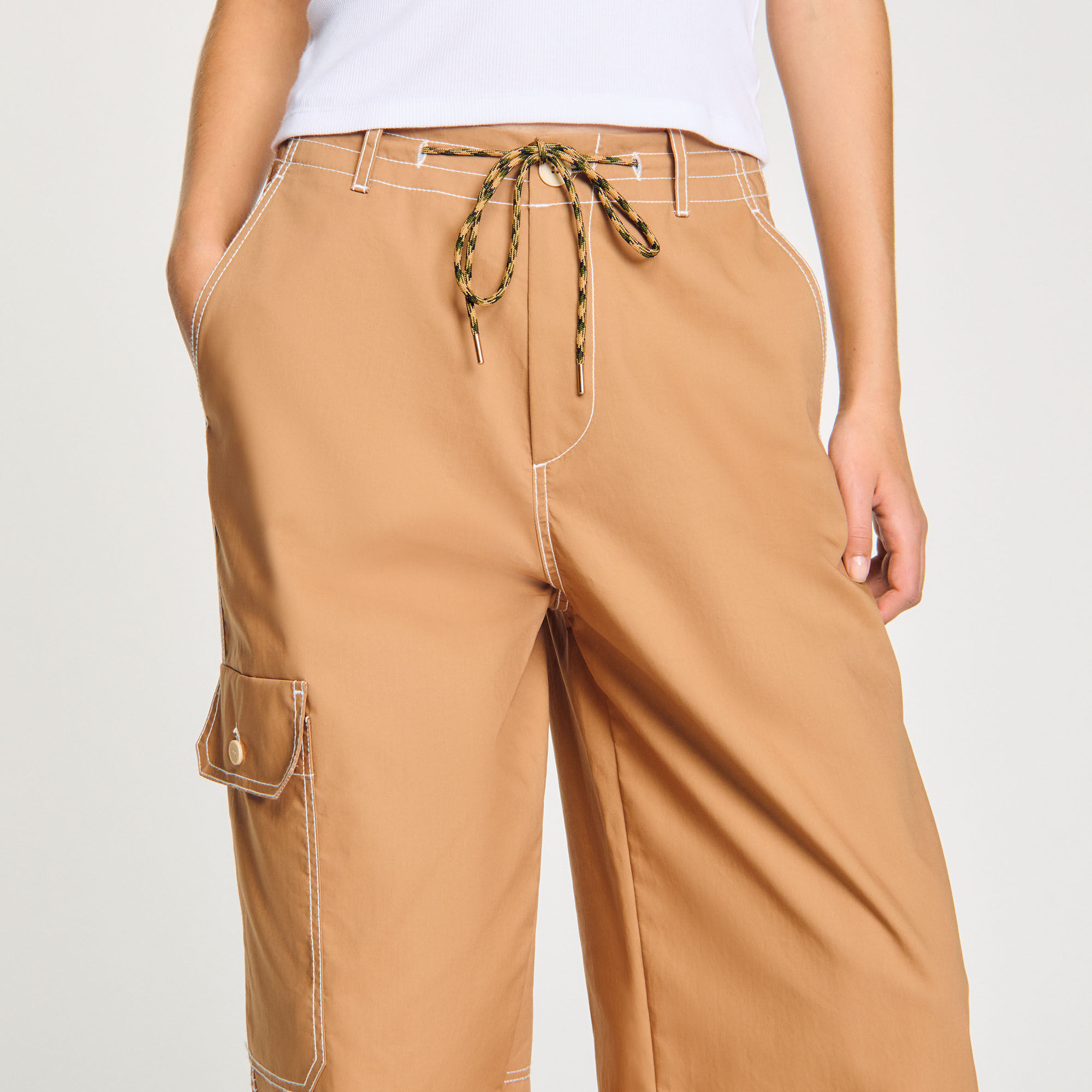 Pantaloni cargo