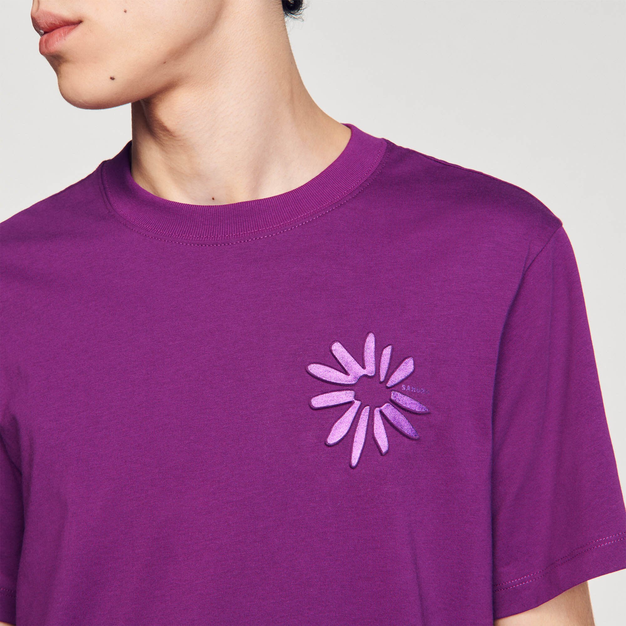 T-shirt in cotone con fiore