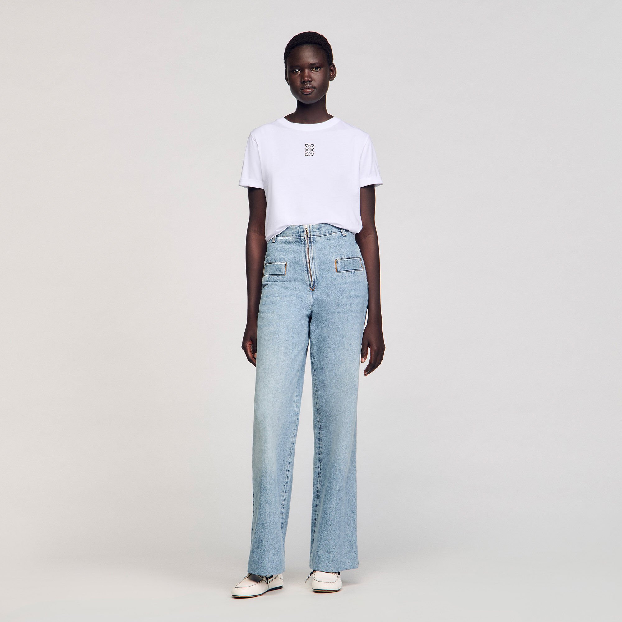 T-shirt in cotone con ricamo