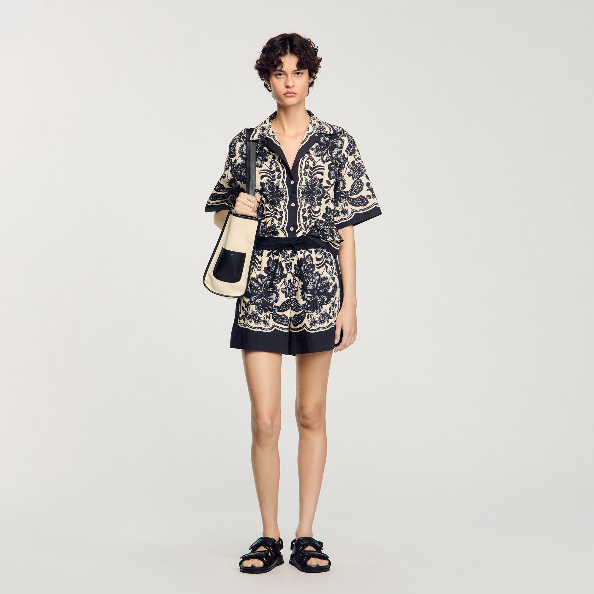 Shorts con stampa a fiori