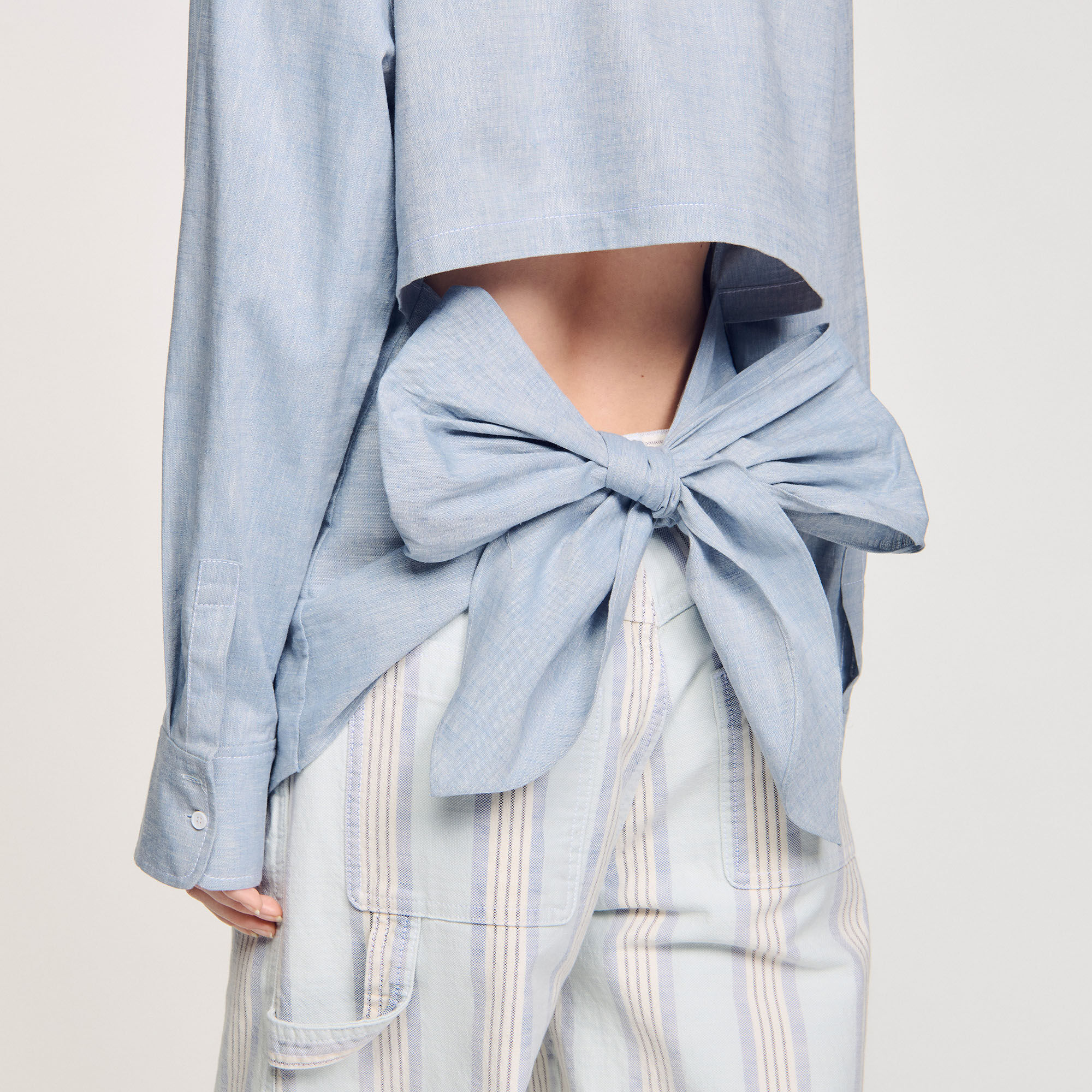 Camicia lunga con retro annodato