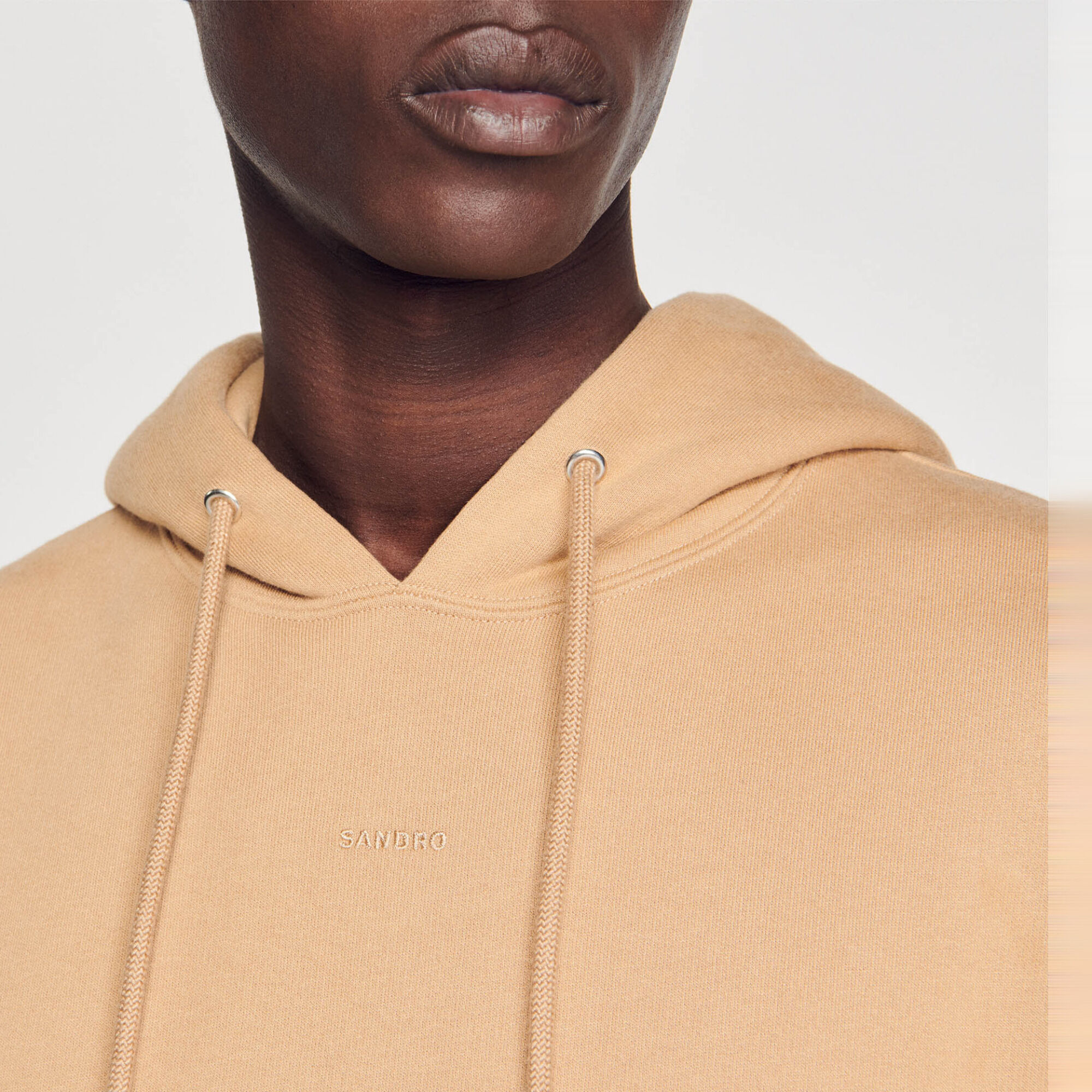 Felpa uomo ricamata in cotone biologico