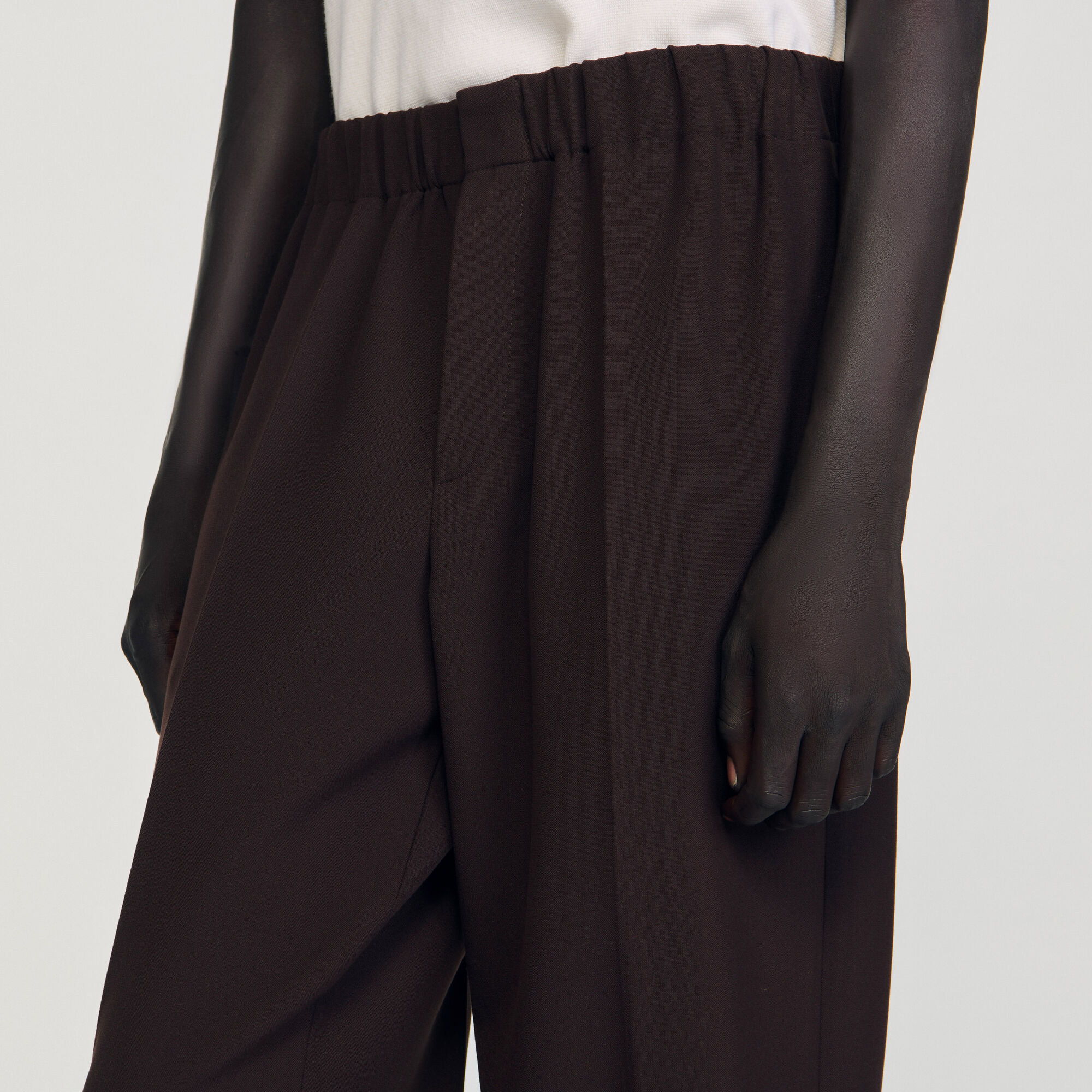 Pantaloni larghi