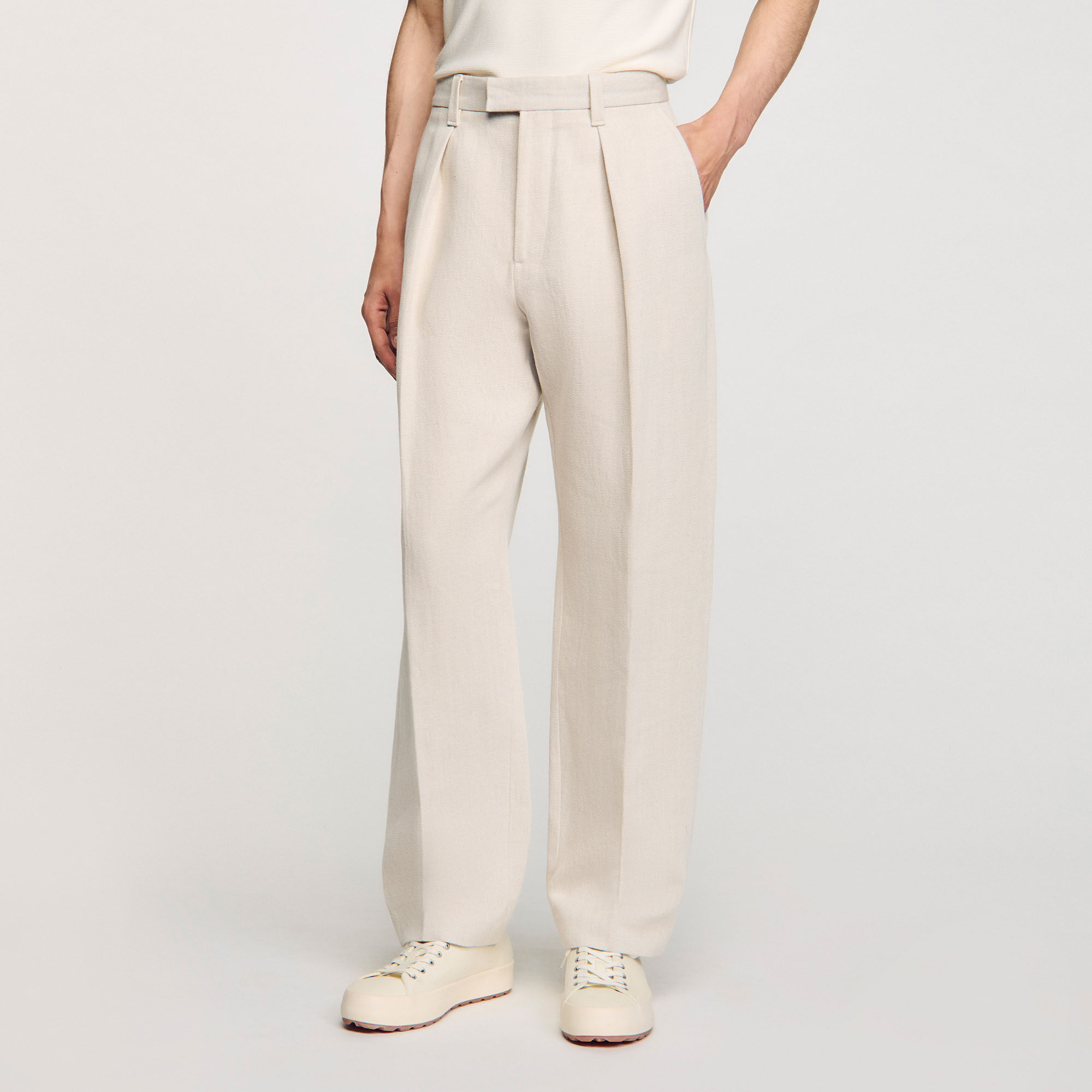 Pantaloni larghi con pieghe