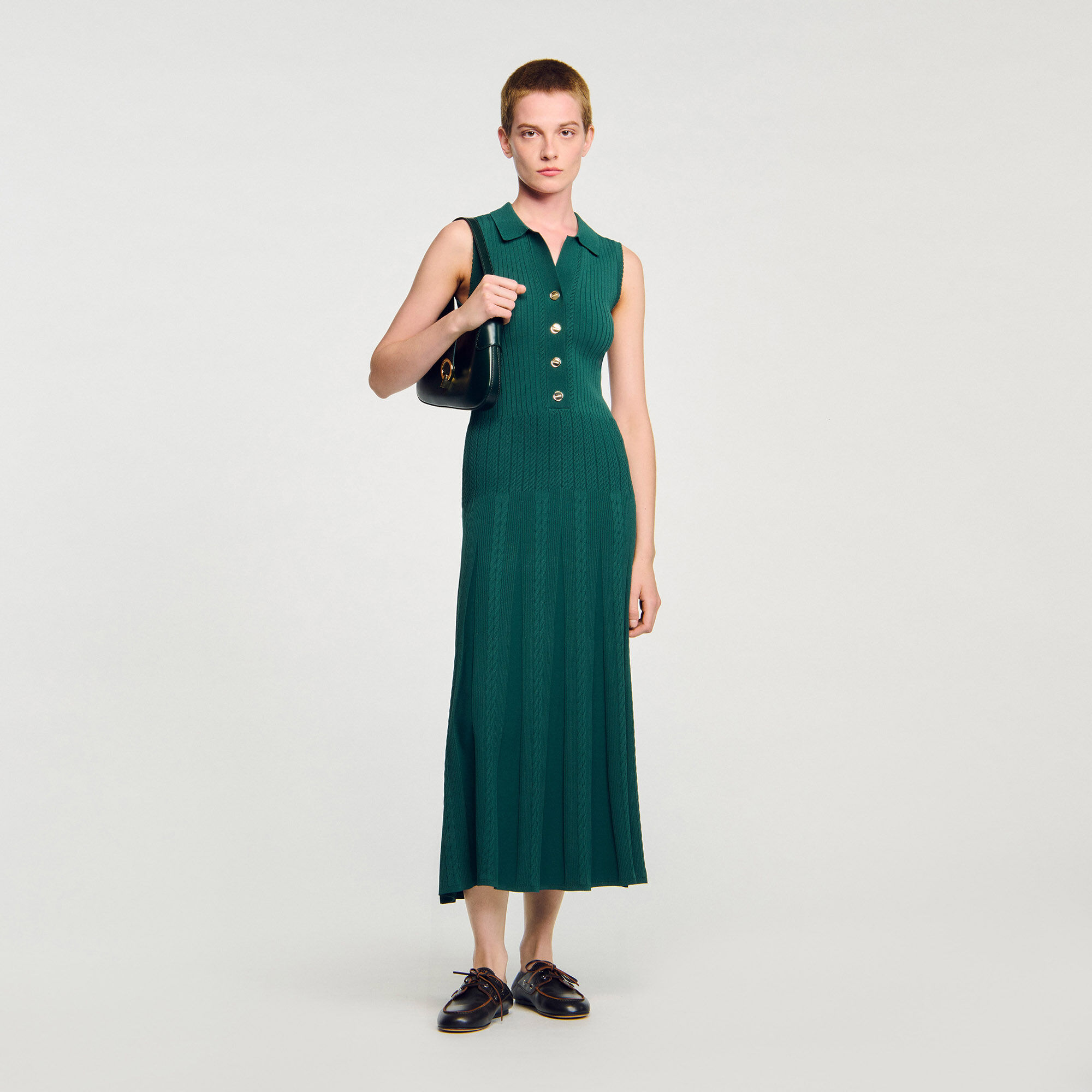 Abito in maglia con colletto polo