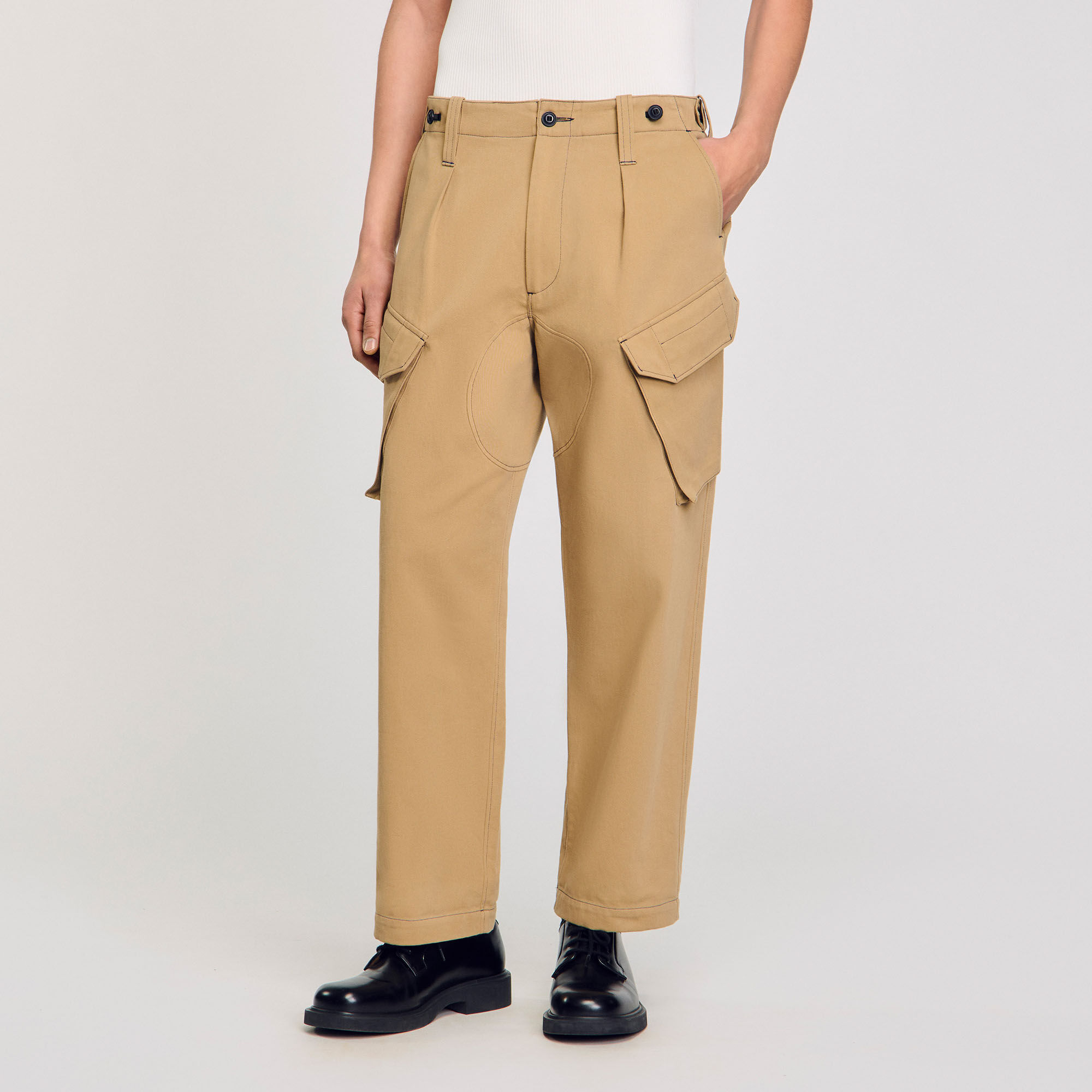 Pantaloni militari