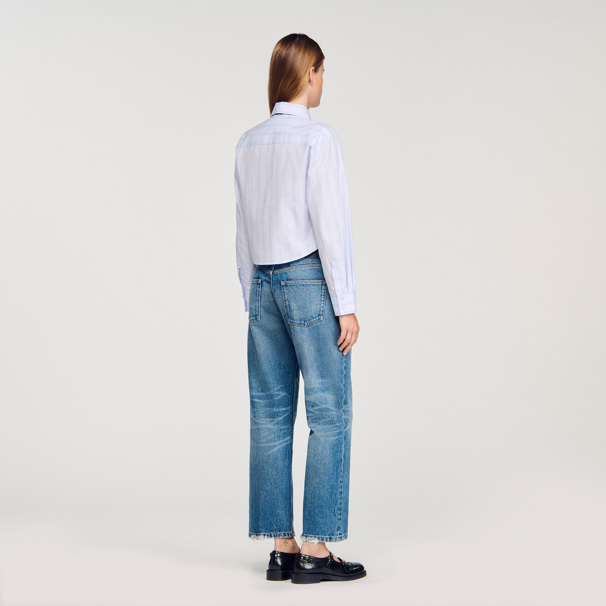Camicia corta con cravatta rimossa