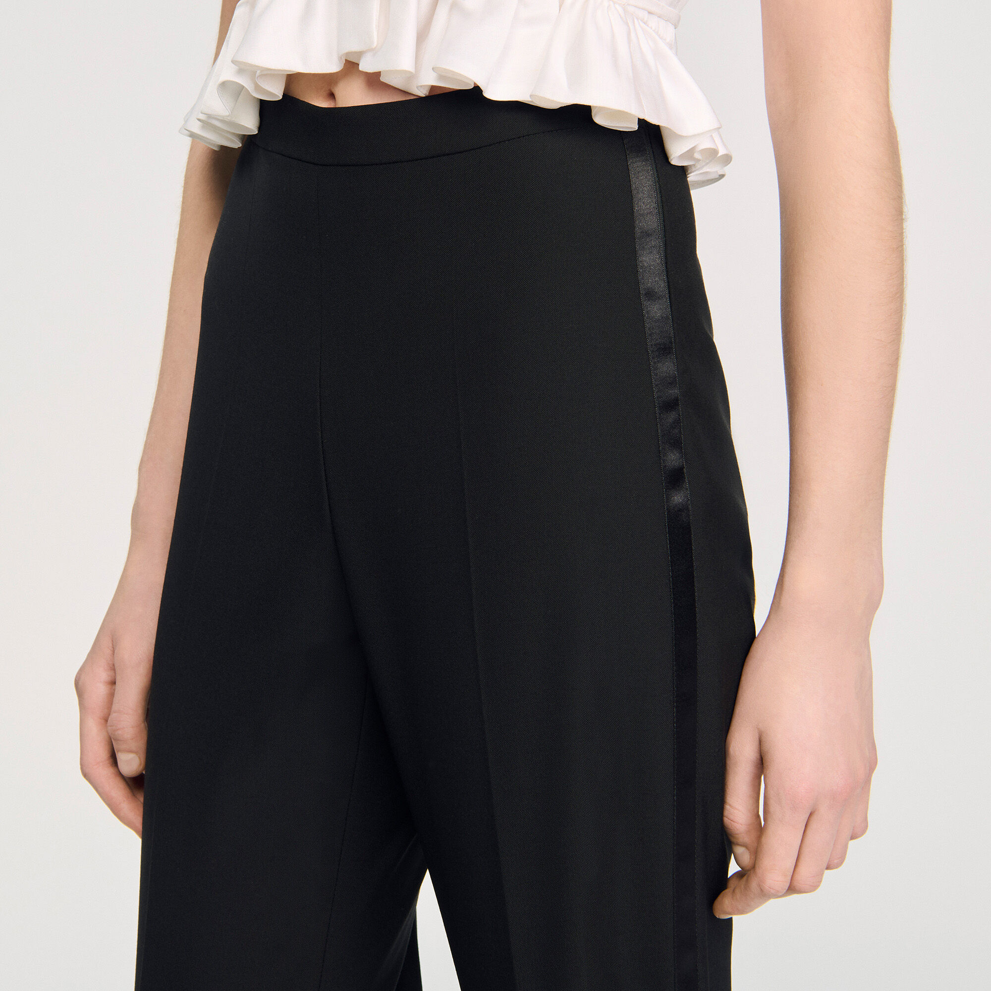 Pantaloni con banda satinata